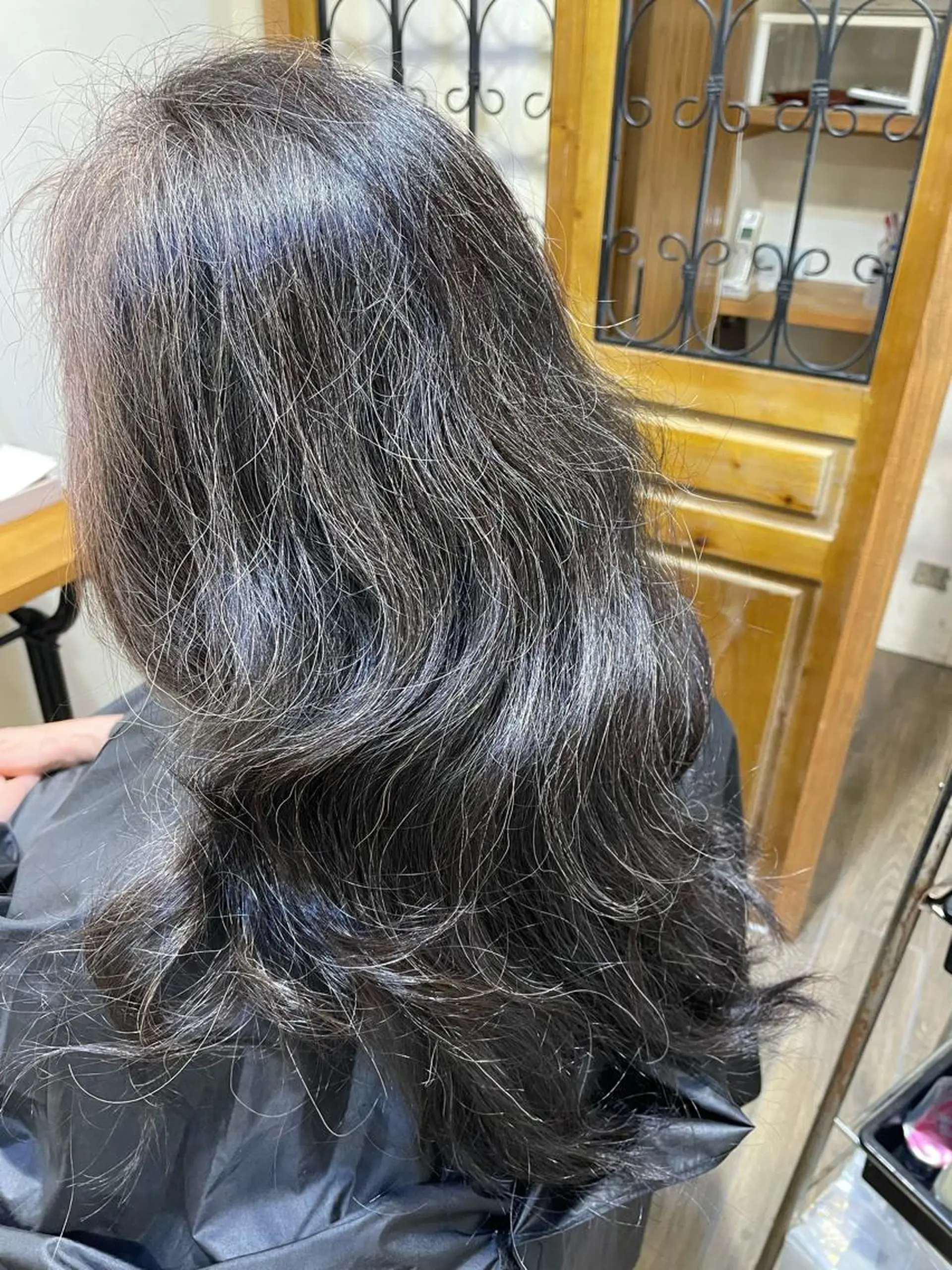 ミディアム 山木 裕子のヘアスタイル