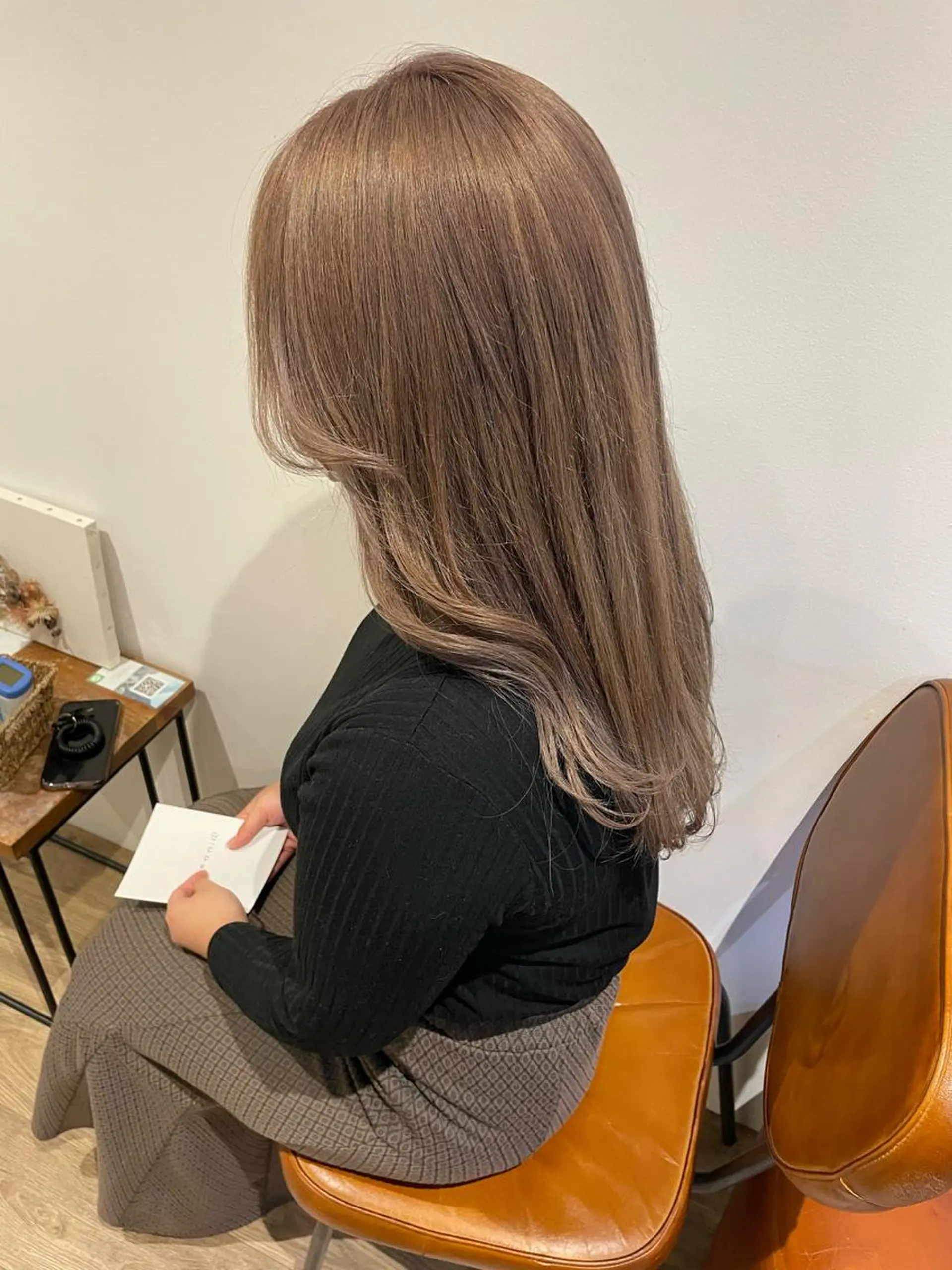 ロング カラー パーマ ヘアアレンジ メンズ キッズ ネイル マツエク・マツパ アイブロウ Megu/ベージュ/ 透明感カラーのヘアスタイル