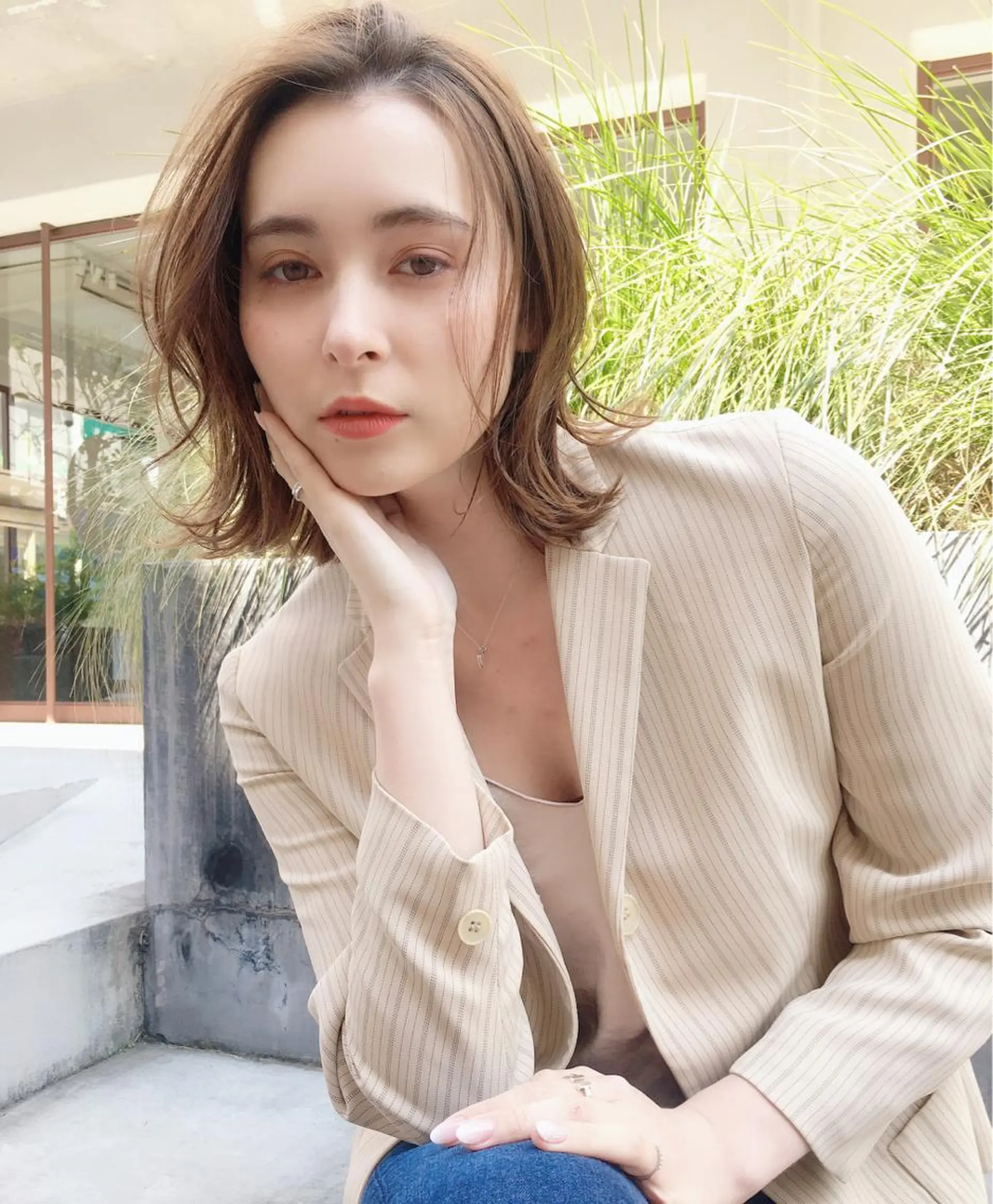 ミディアム 外ハネヘア 鎌倉 彩のヘアスタイル