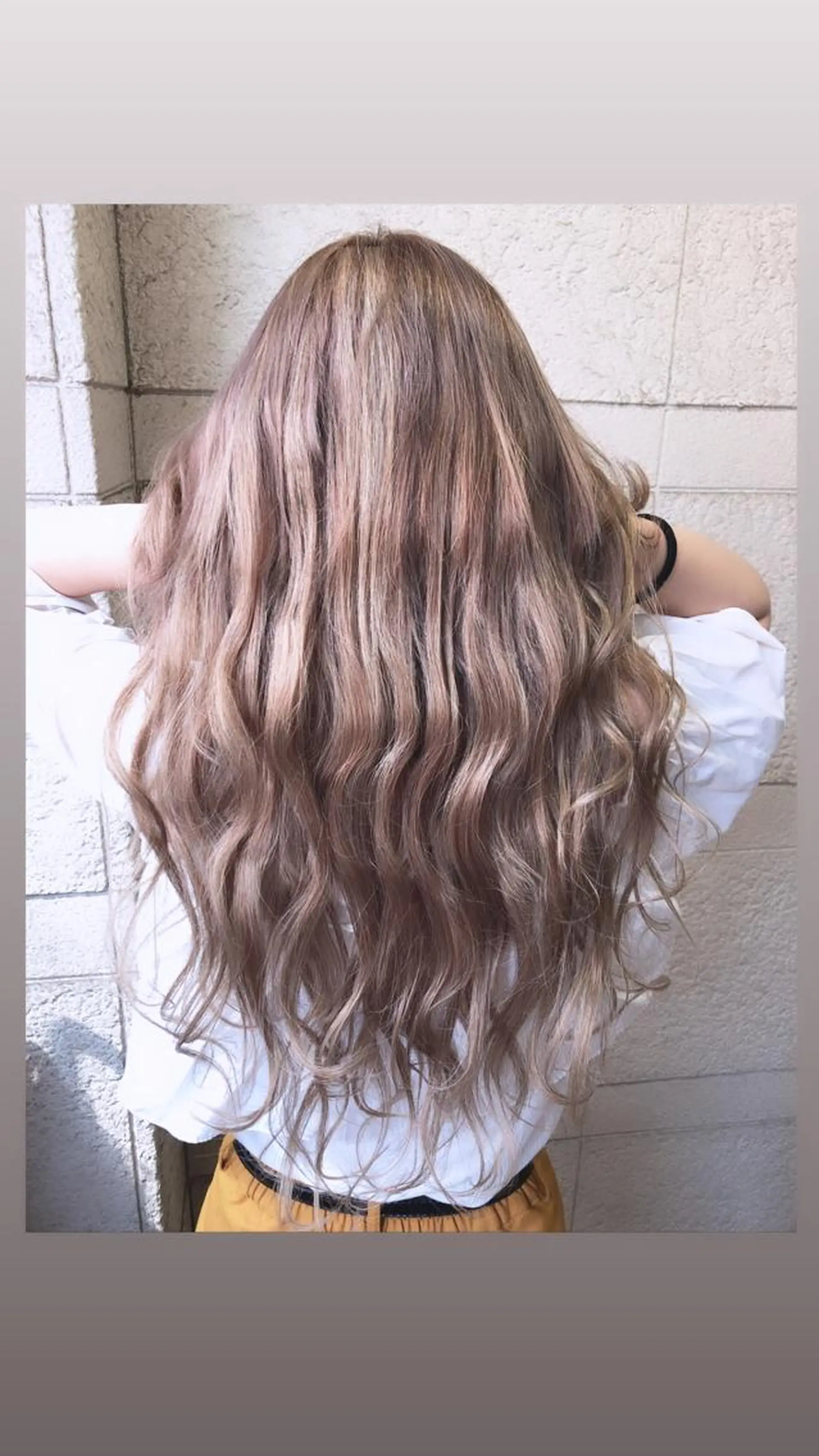 ロング カラー シールエクステ アッシュ ベージュカラー ブロンド ブラウンカラー カット ヘアカラー トリートメント レイヤー/エクステ alpha下妻のヘアスタイル