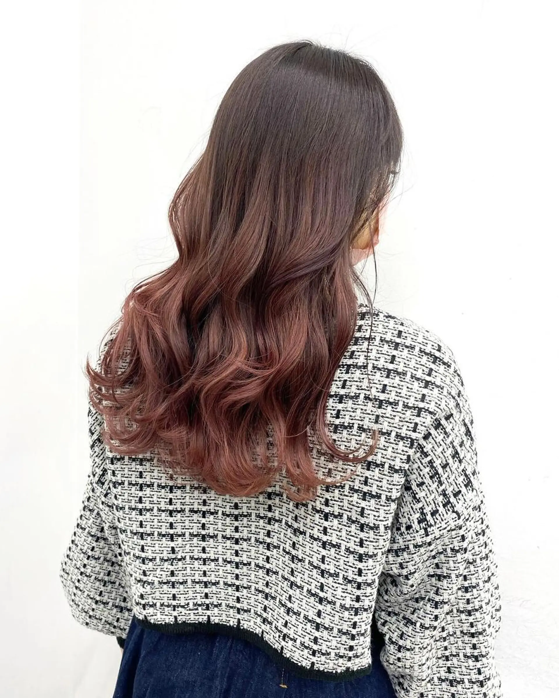 ミディアム 公式 Ease by amble luxeのヘアスタイル