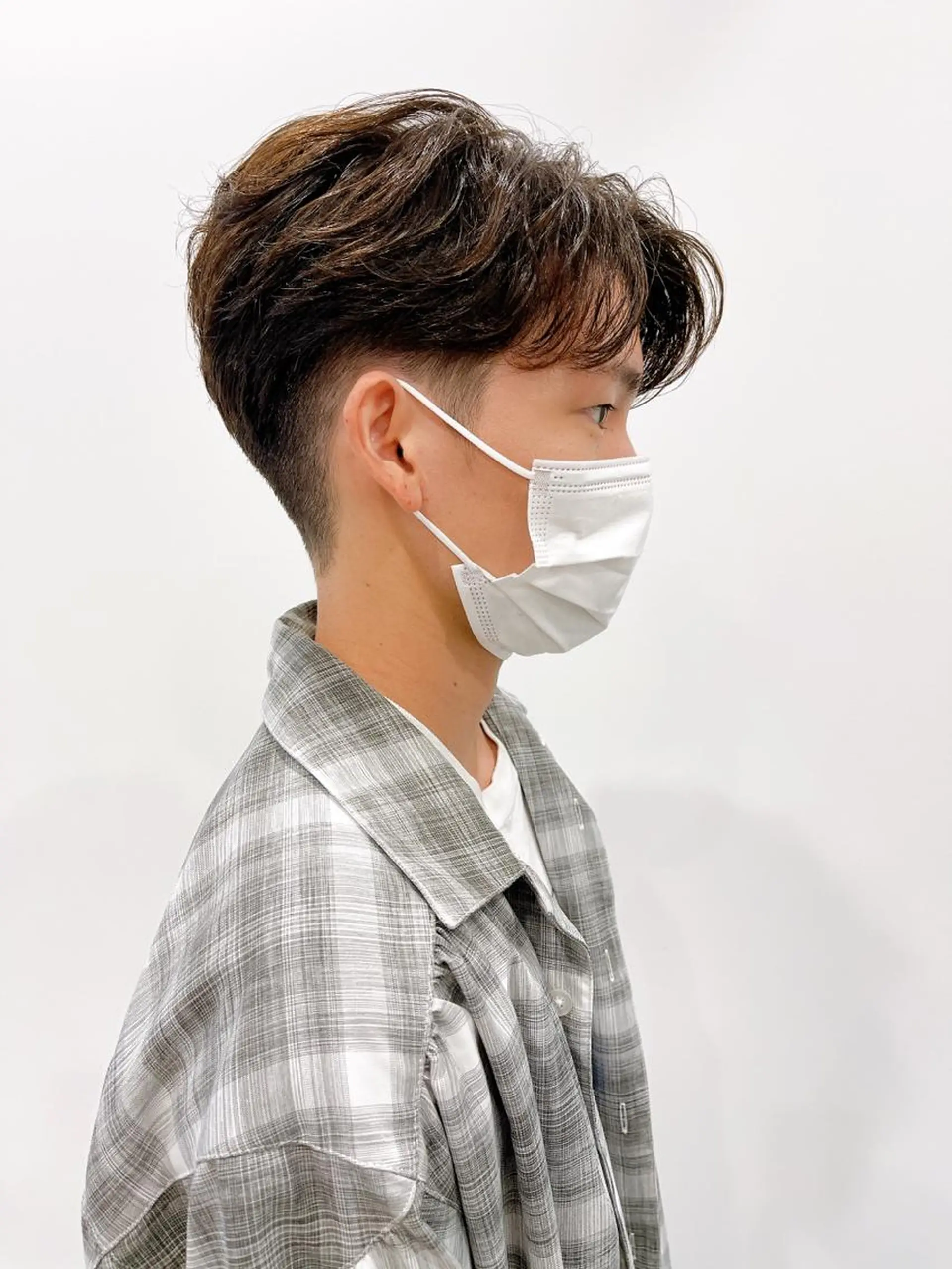 ショート パーマ メンズ センターパート メンズパーマ カット パーマ メンズパーマ タカキリョウのヘアスタイル