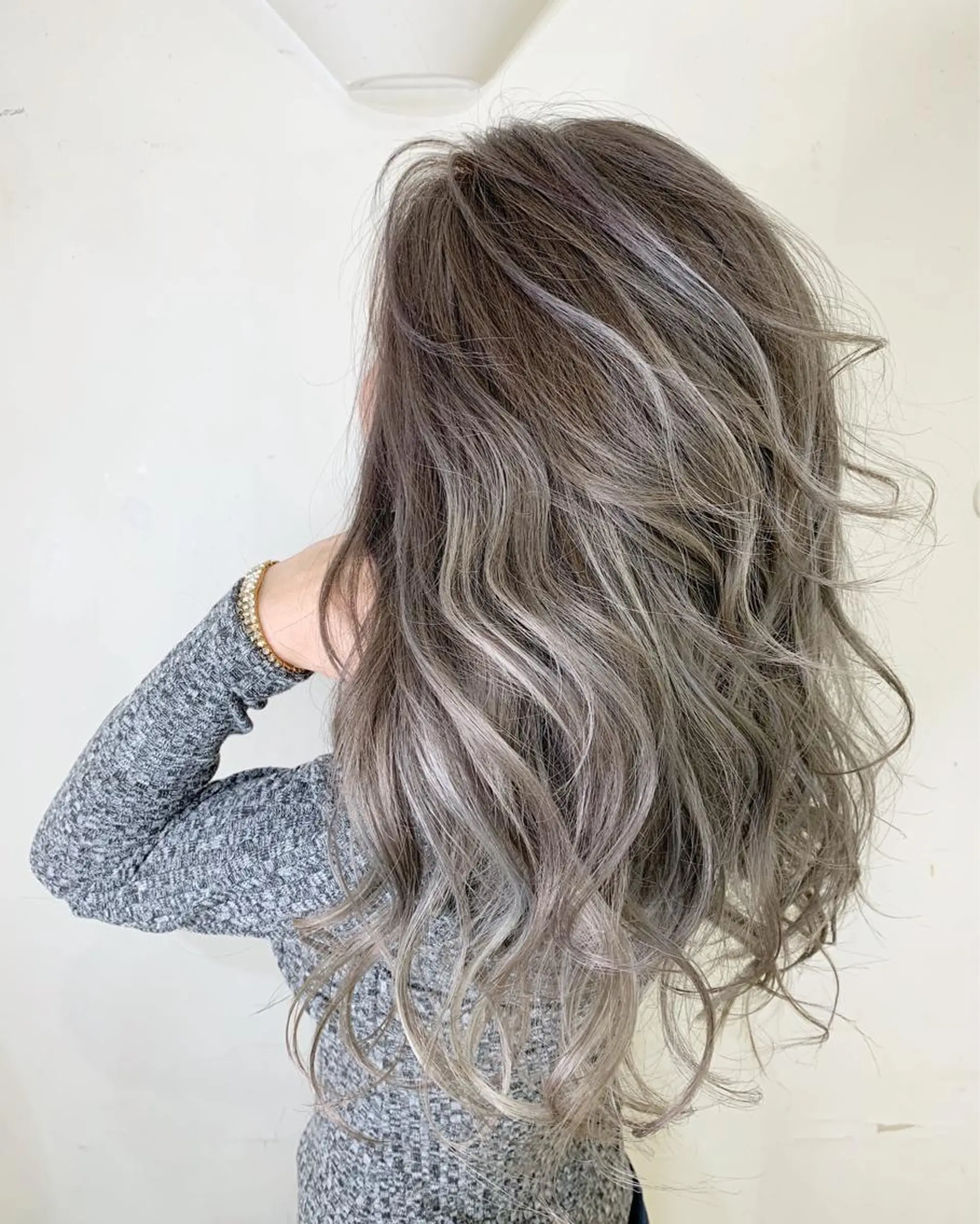 セミロング カラー にしき さんのヘアスタイル