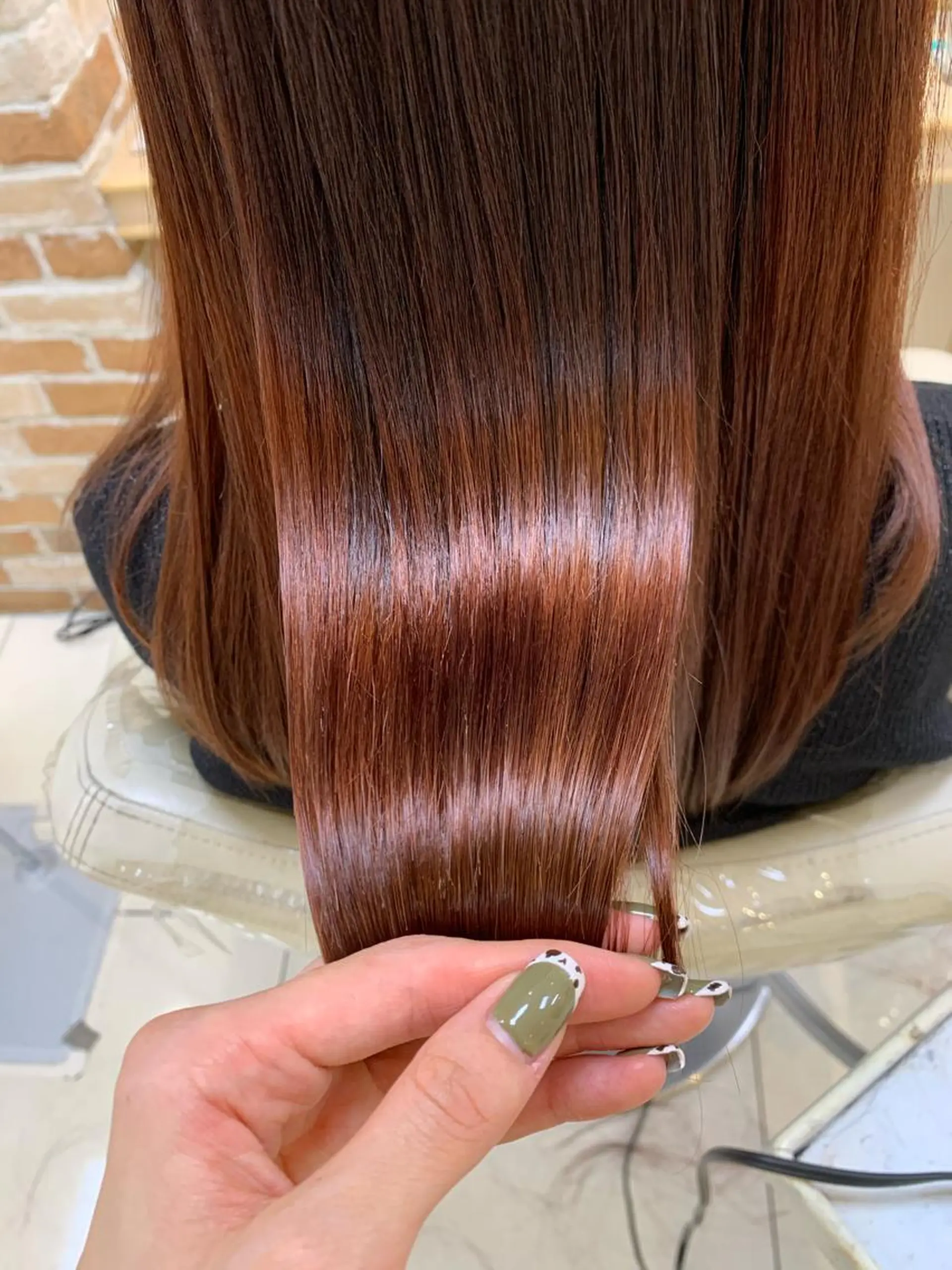 セミロング カラー カット 縮毛矯正 トリートメント 店長ハイトーンカラー 柞山史奈のヘアスタイル