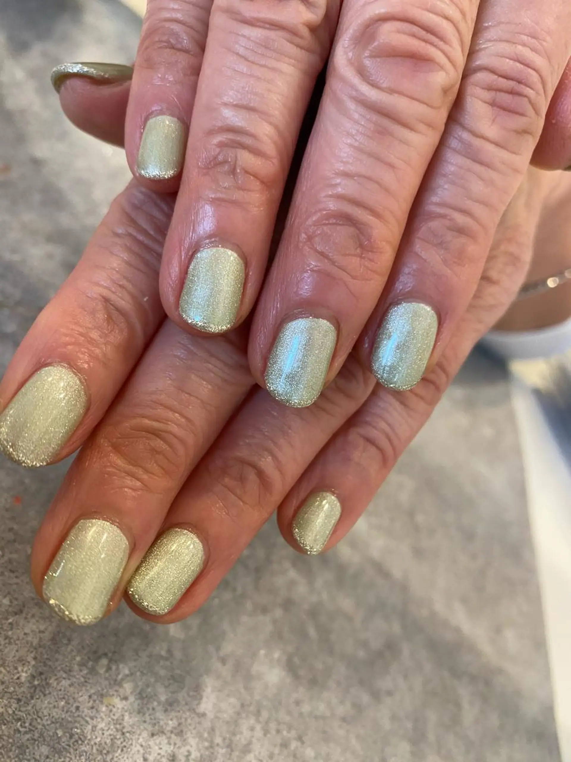 ネイル マグネットネイル マグネットワンカラー ワンカラーネイル 【LINON】 airiのネイルデザイン