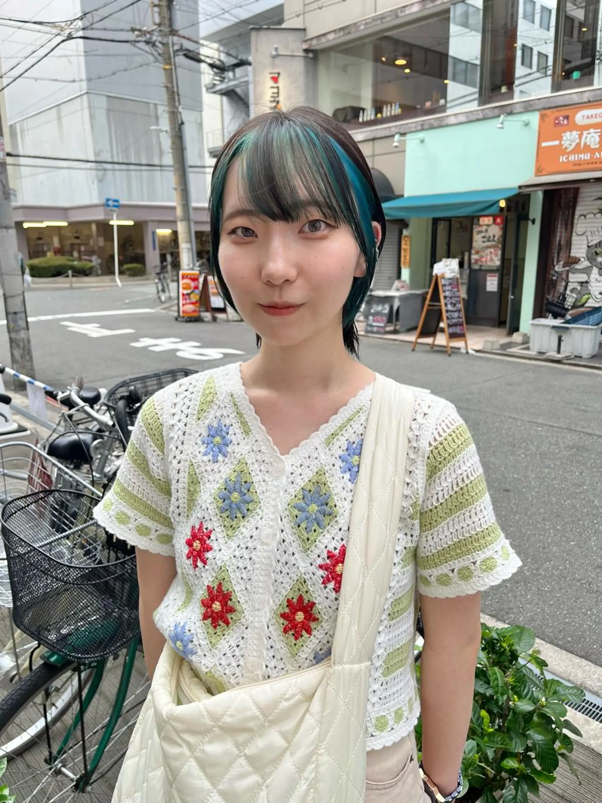 ミディアム カラー ブルーカラー 透明感カラー ダブルカラー ハイトーンカラー インナーカラー カット ヘアカラー ショート/パーマ/ カラー/FUKOのヘアスタイル