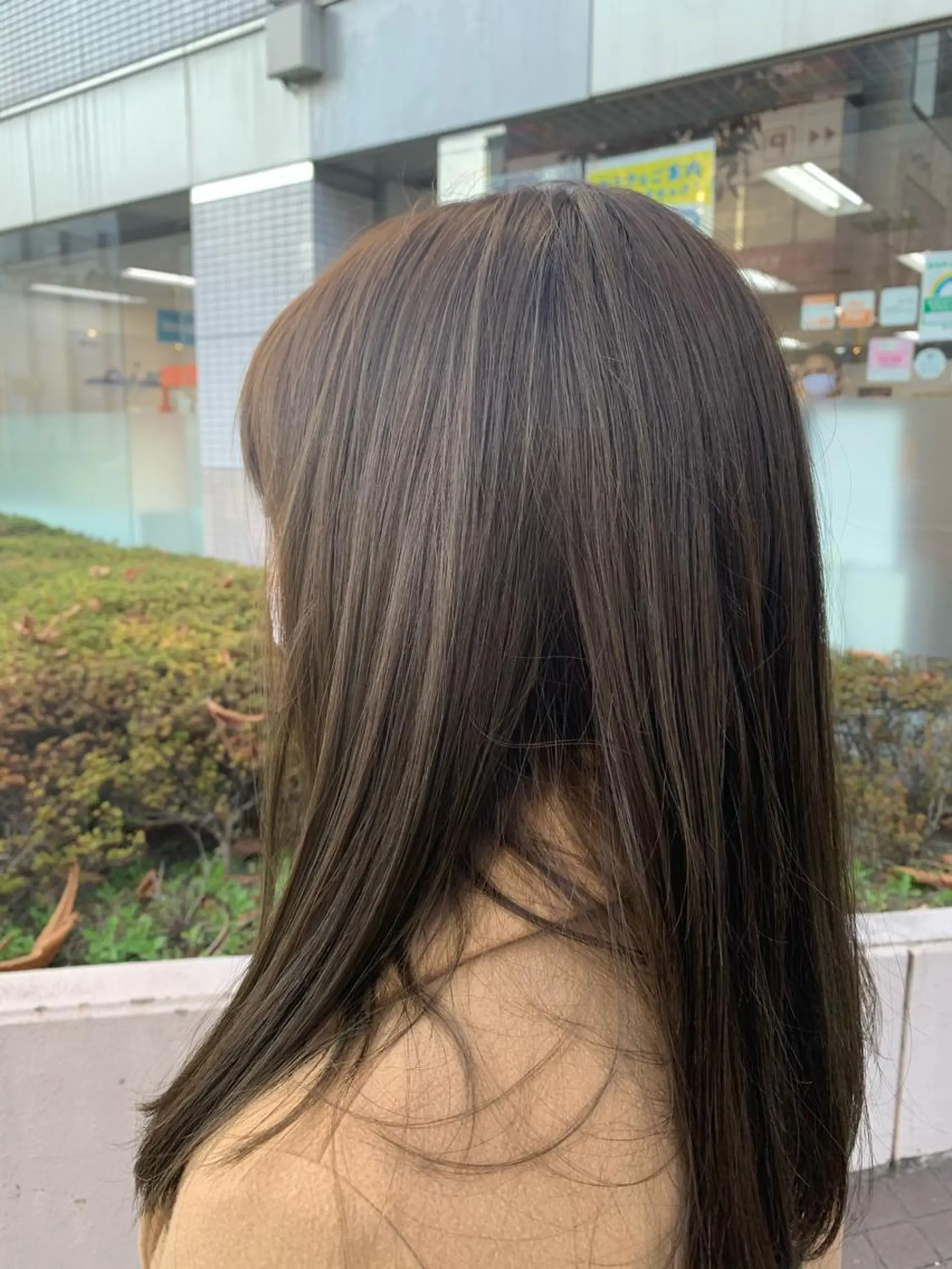 セミロング カラー 遊佐 瑞紀のヘアスタイル