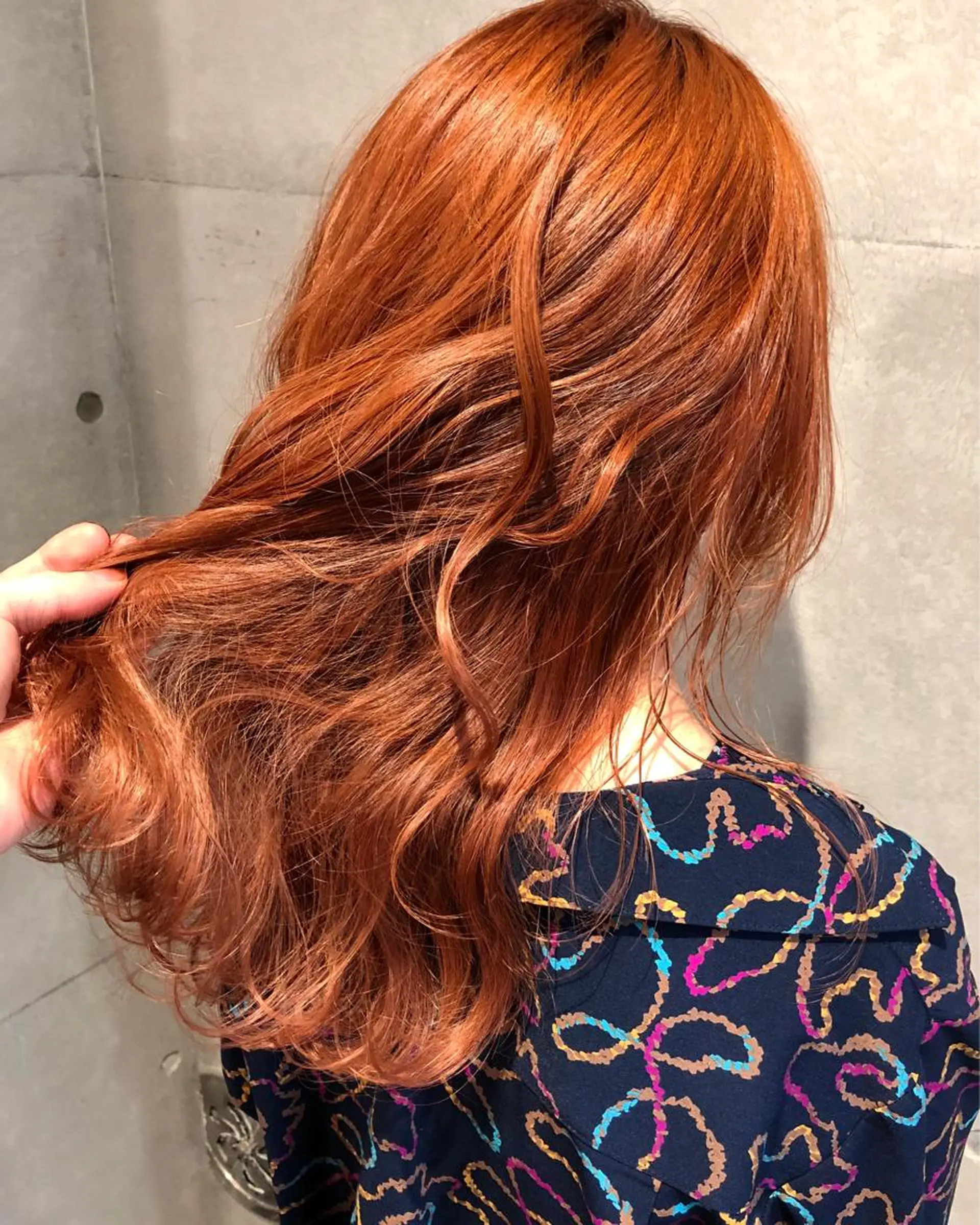 セミロング カラー オレンジ ヘアカラー トリートメント ヘッドスパ レイヤーカット× 髪質改善たもりのヘアスタイル