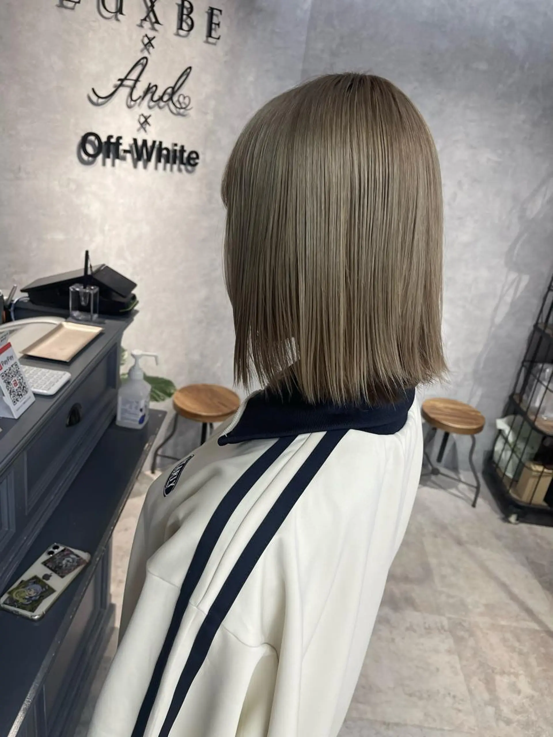 ミディアム カラー ブリーチ ケアブリーチ ハイライトカラー インナーカラー ハイライト カット ヘアカラー オフホワイトアンドなんば所属・福西 洋斗のヘアスタイル