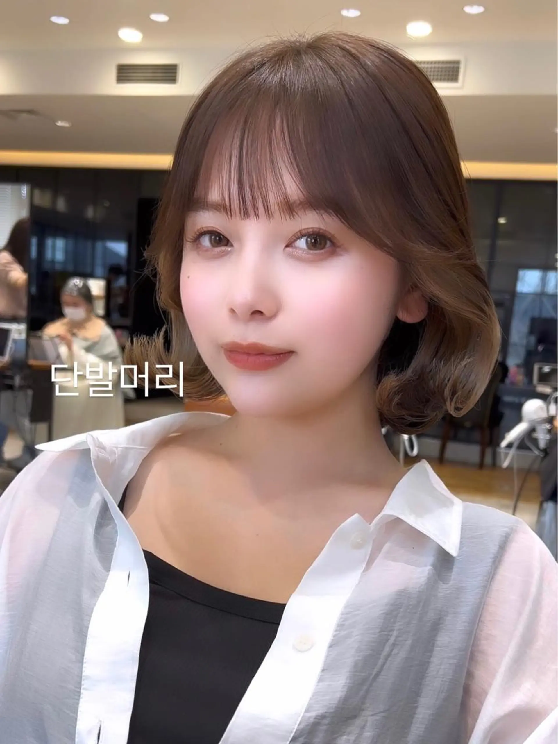 ミディアム カラー パーマ ヘアアレンジ イルミナカラー くびれヘア 顔周りカット 髪質改善 韓国風ヘア 日本一の小顔カット/ ボブ/顔周り/韓国のヘアスタイル