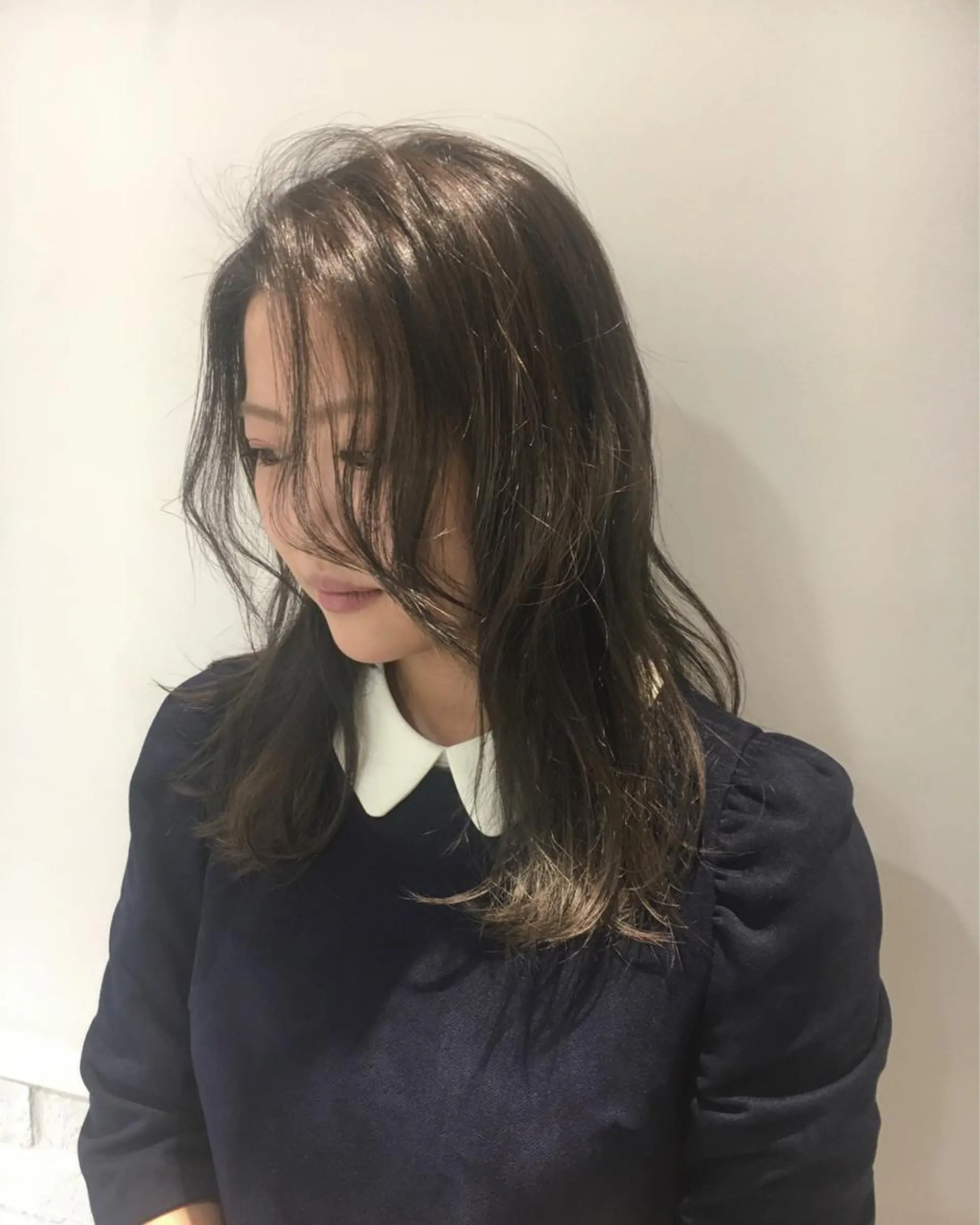 カラー ブルーカラー ブルーグレー ブルーグレージュ グレージュ 江原 彩華のヘアスタイル