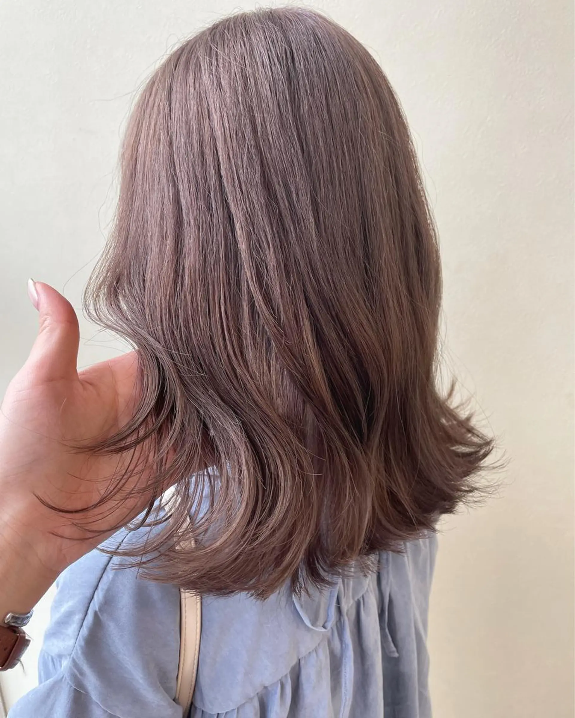 ミディアム カラー 立川 奈那子のヘアスタイル