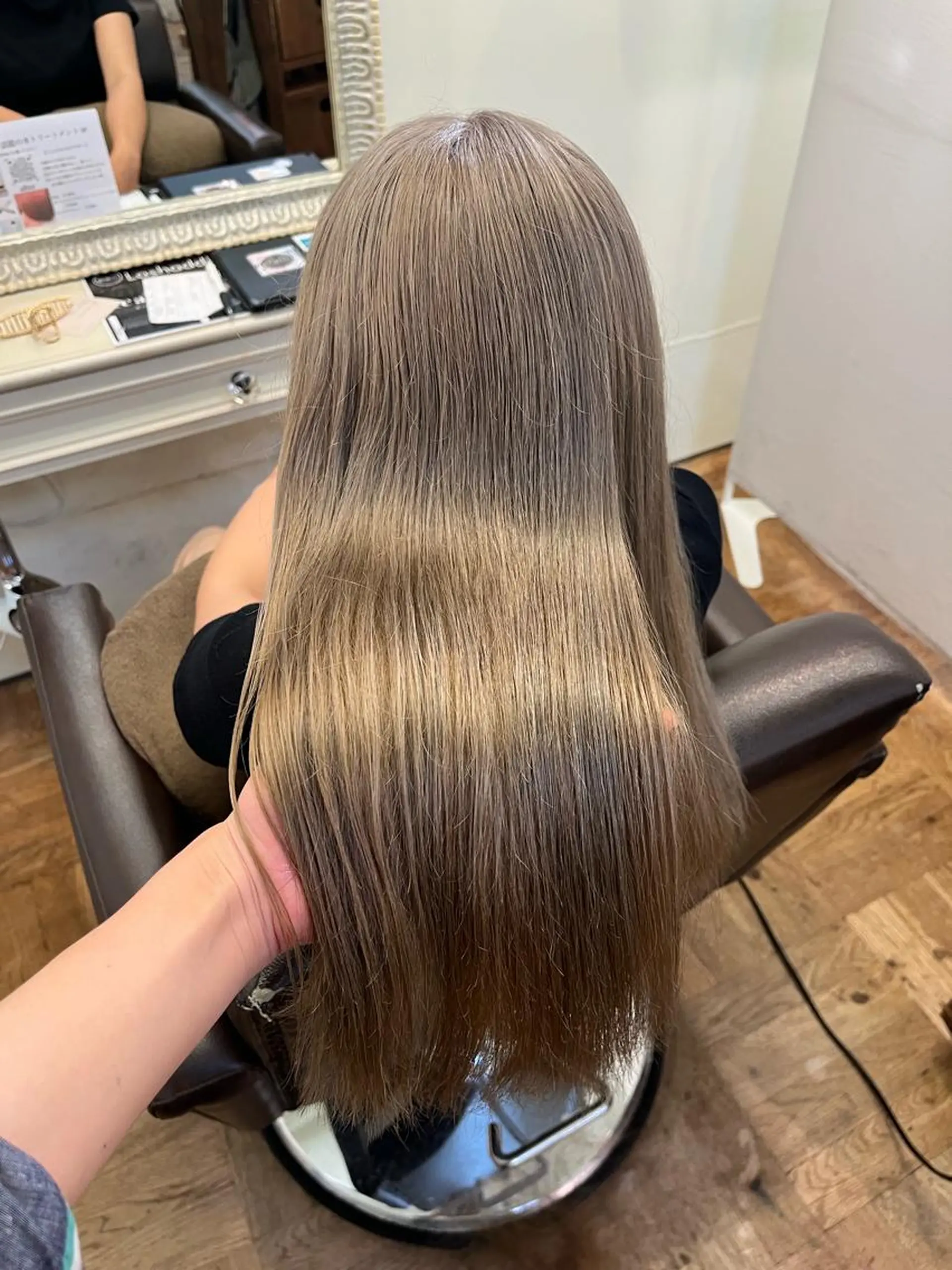 カラー ヤナギウチ エリカのヘアスタイル