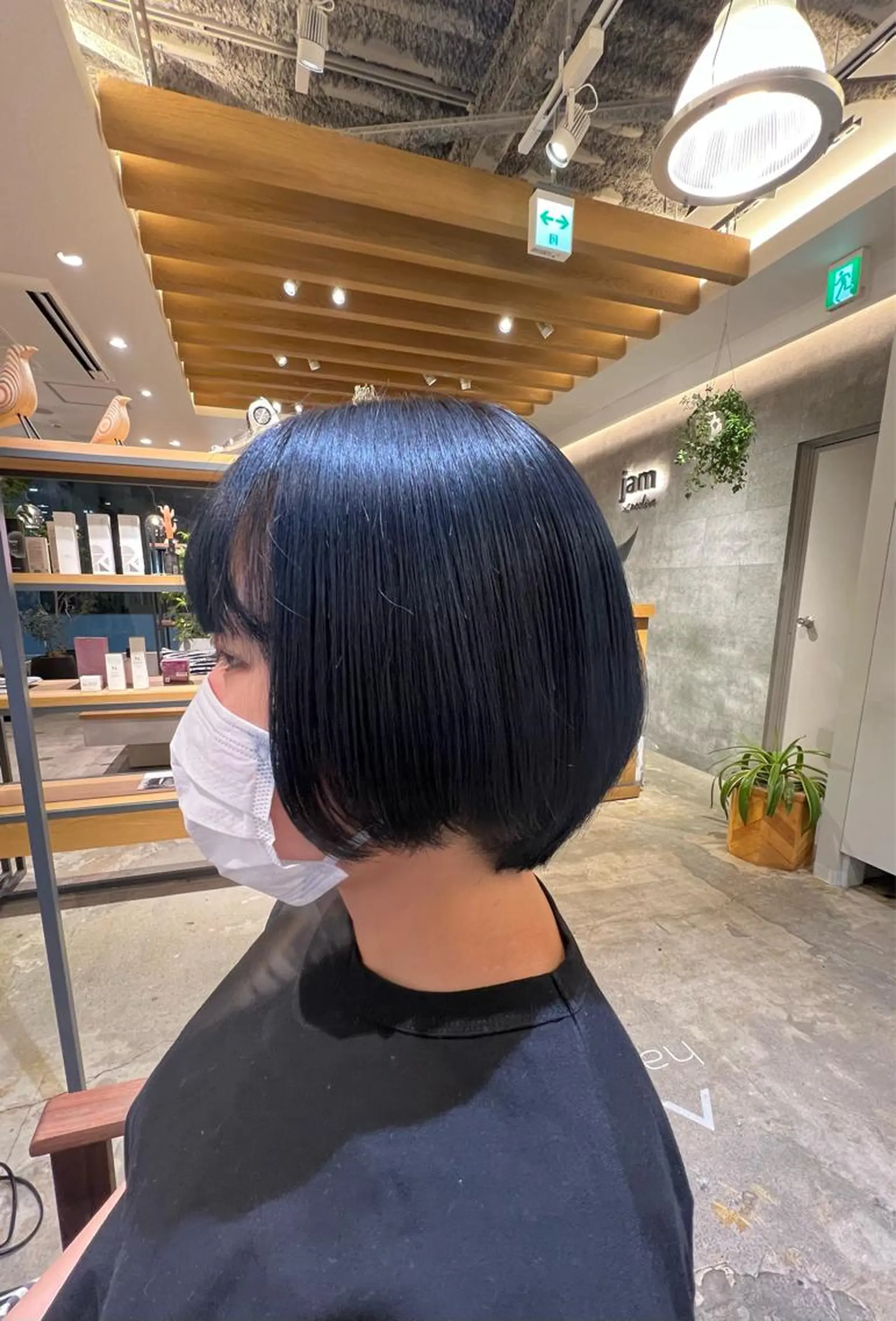 ショート カラー 黒髪 ブルーカラー ブルーブラック ネイビーカラー カット ヘアカラー Kana 🍋 ハイトーン【高円寺】のヘアスタイル