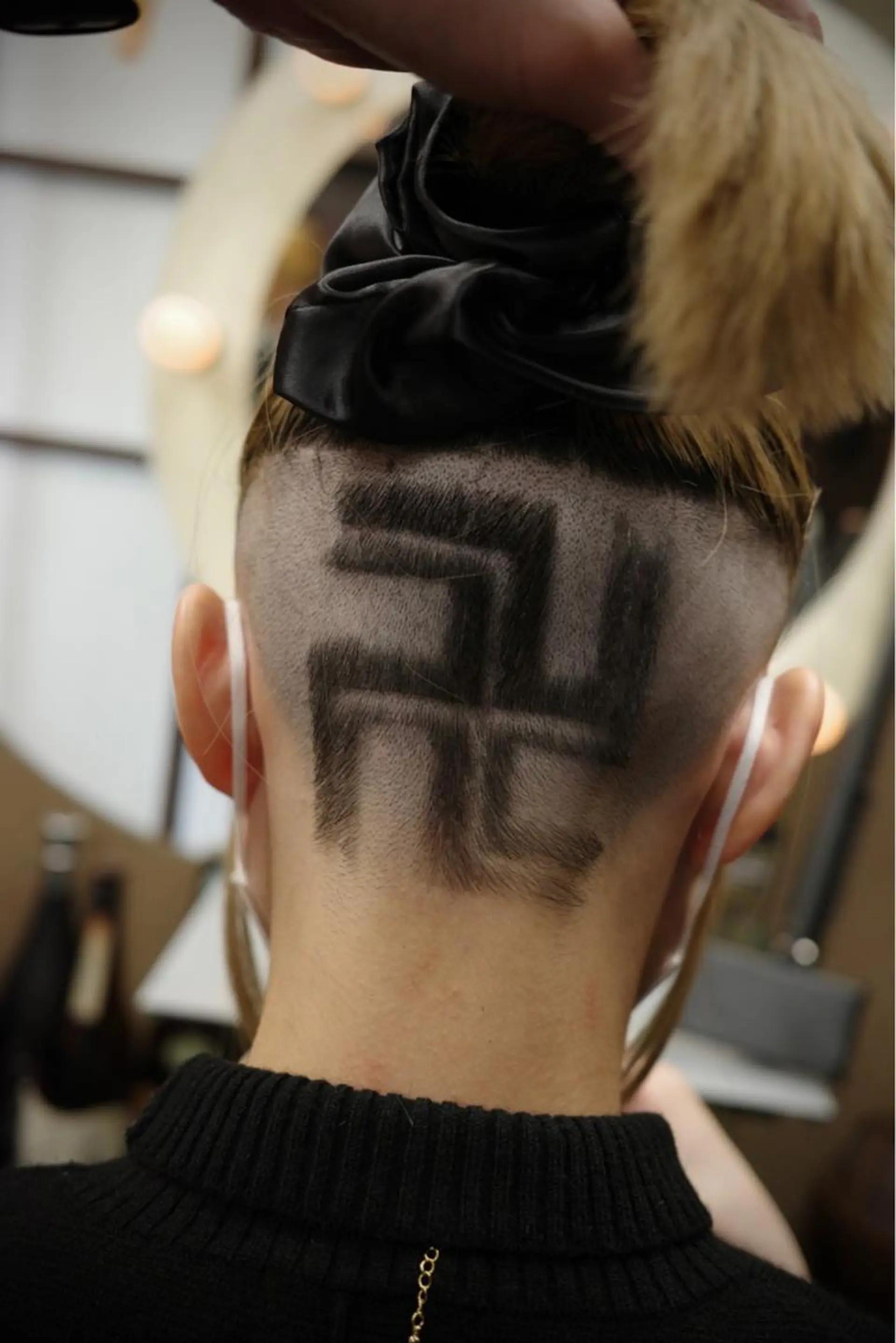 ショート ハイライト レイヤーカット ショートヘア 縮毛矯正 刈り上げ Koichi Satoのヘアスタイル