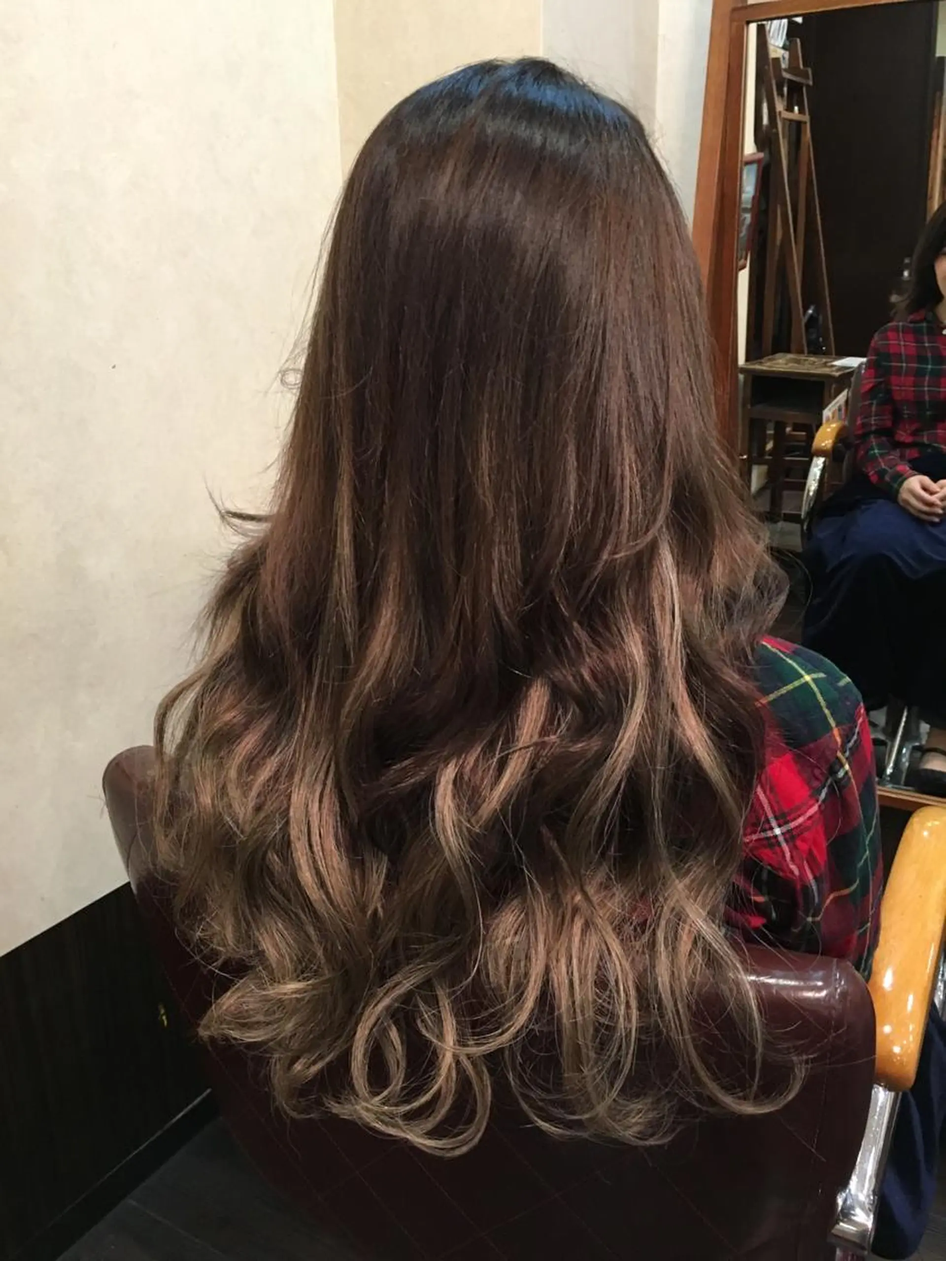 ミディアム セミロング ロング カラー グラデーションカラー エクステ 韓国ヘア🤍髪質改善 🇰🇷AKANEのヘアスタイル