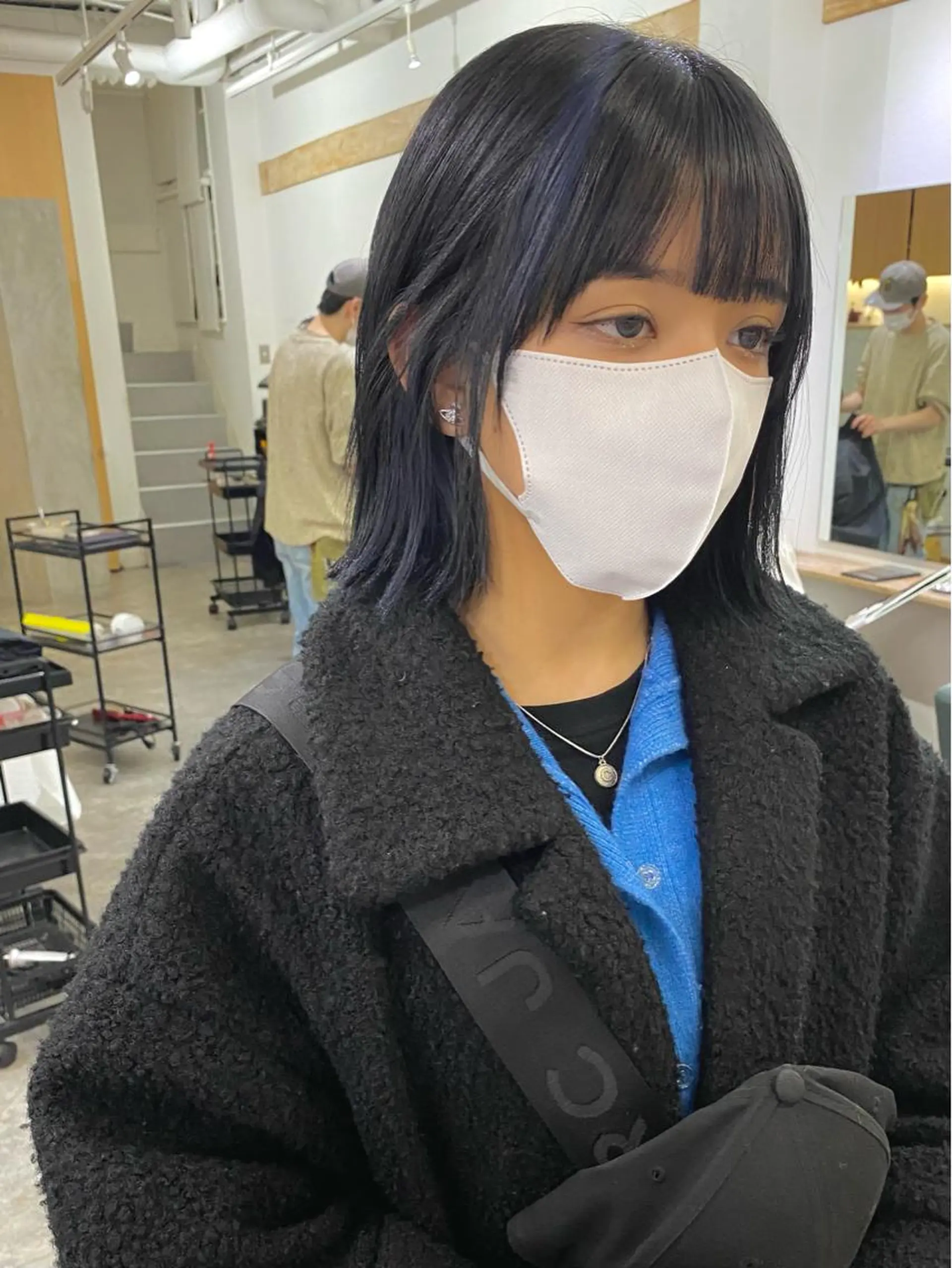 ミディアム カラー 黒髪 ブルーカラー ブルーブラック カット ヘアカラー 森貴裕/ベージュ/ パーマ/オリーブのヘアスタイル