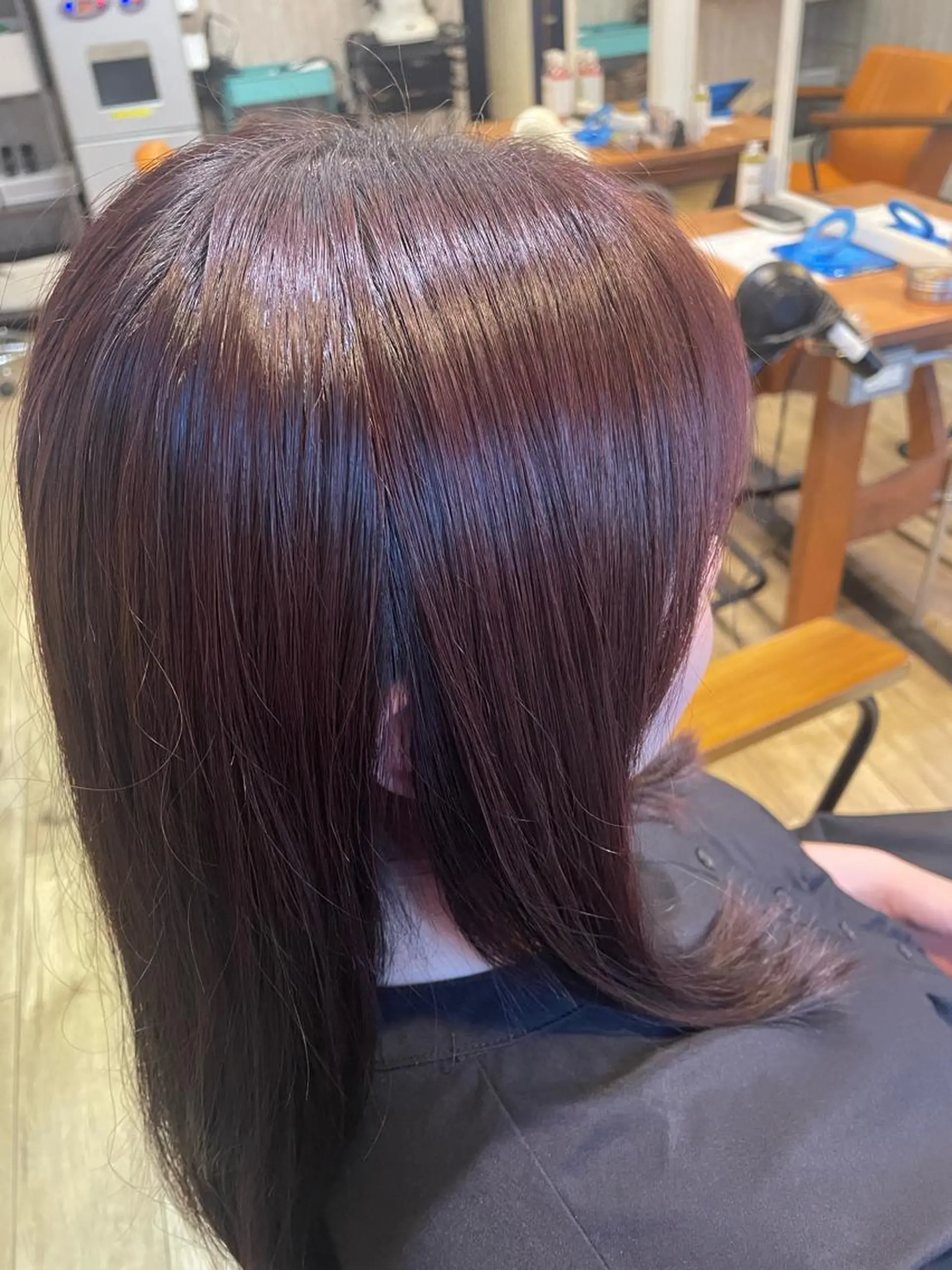 セミロング カラー 渡邉 美虹のヘアスタイル