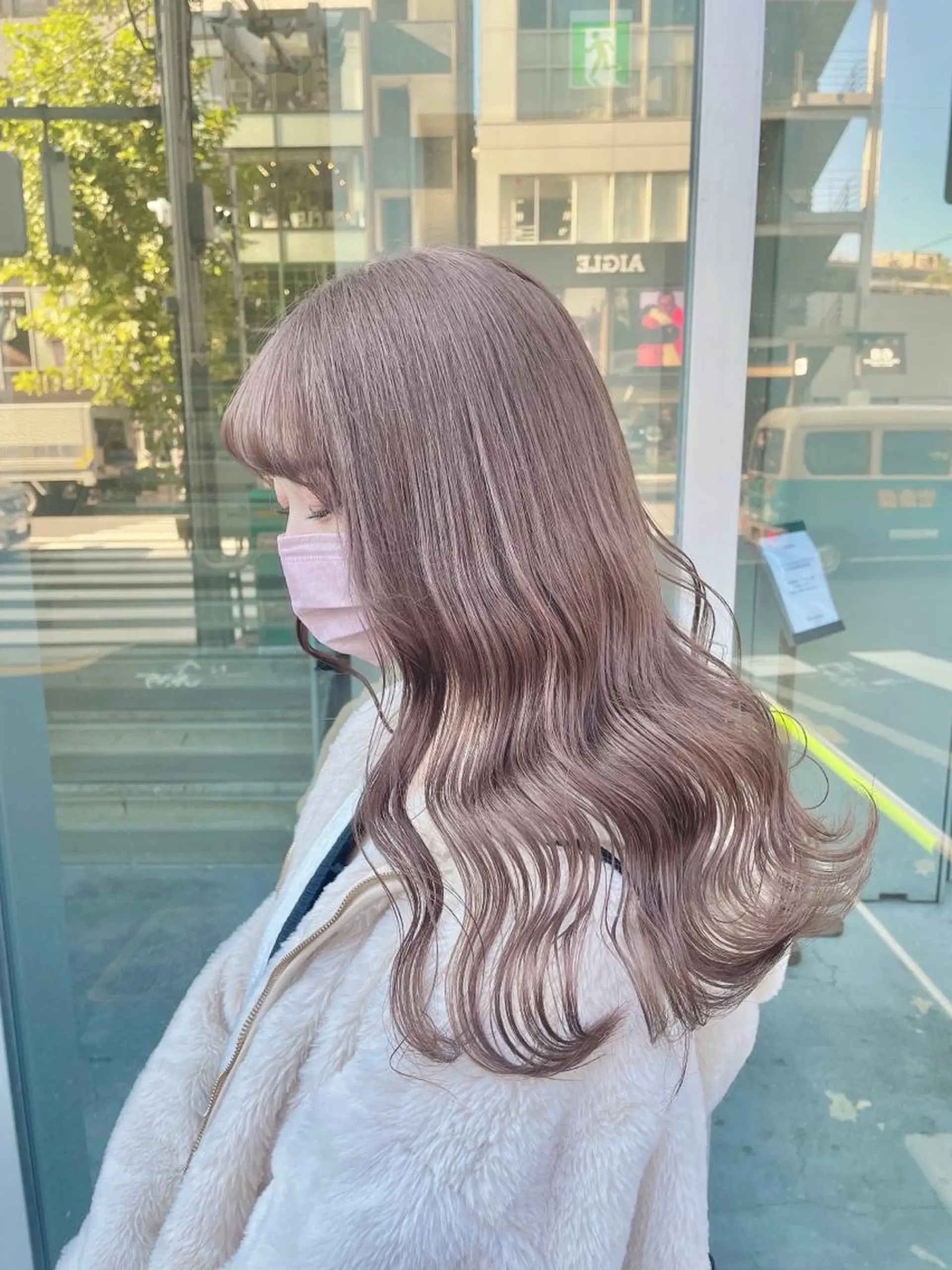 カラー ベージュカラー ミルクティーベージュ ミルクティーカラー イイサカシュンスケのヘアスタイル
