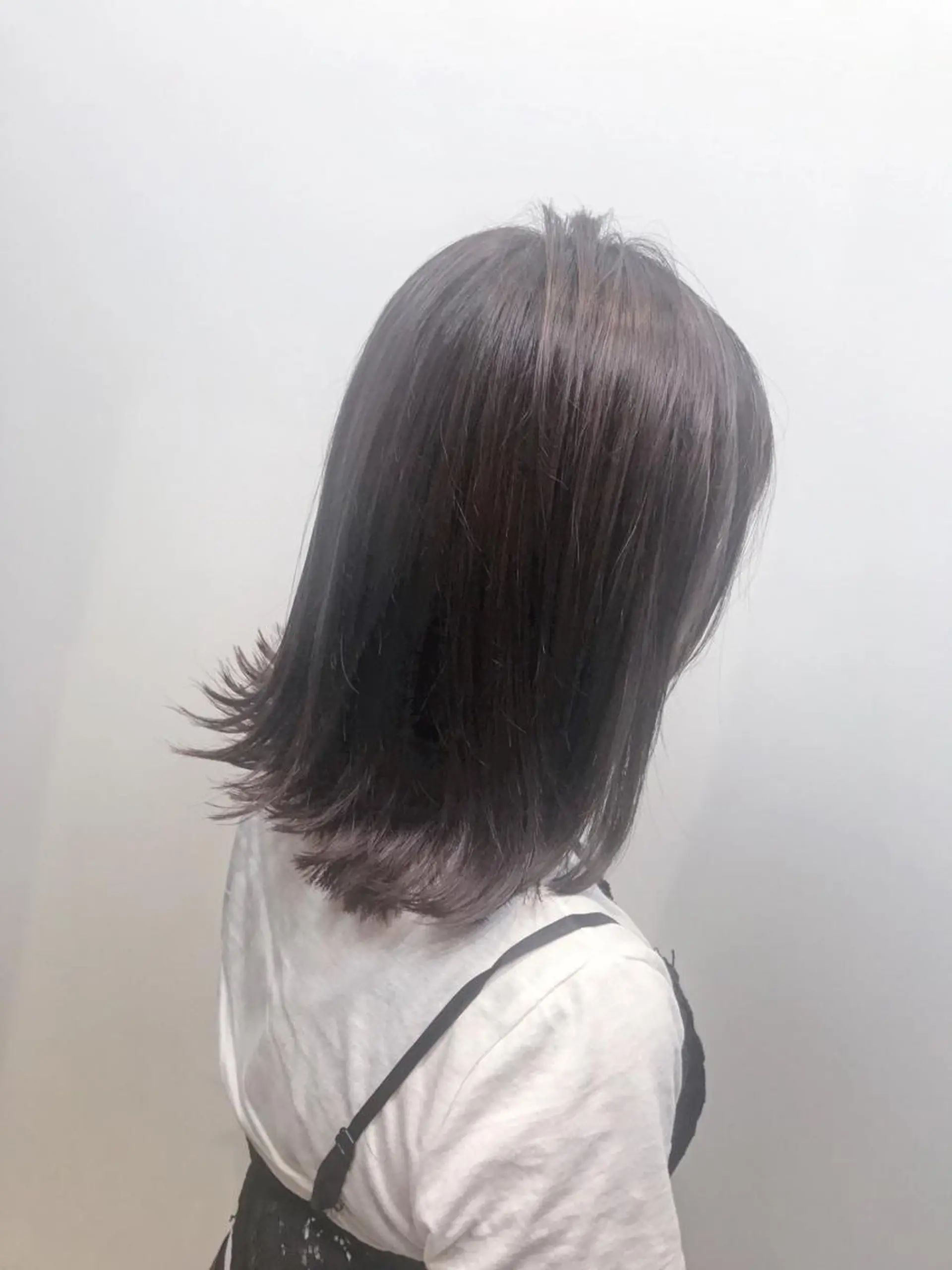 ミディアム カラー アッシュ グラデーションカラー パープルカラー パープルアッシュ カット ヘアカラー ブリーチカラー/ 岩破瑞希のヘアスタイル