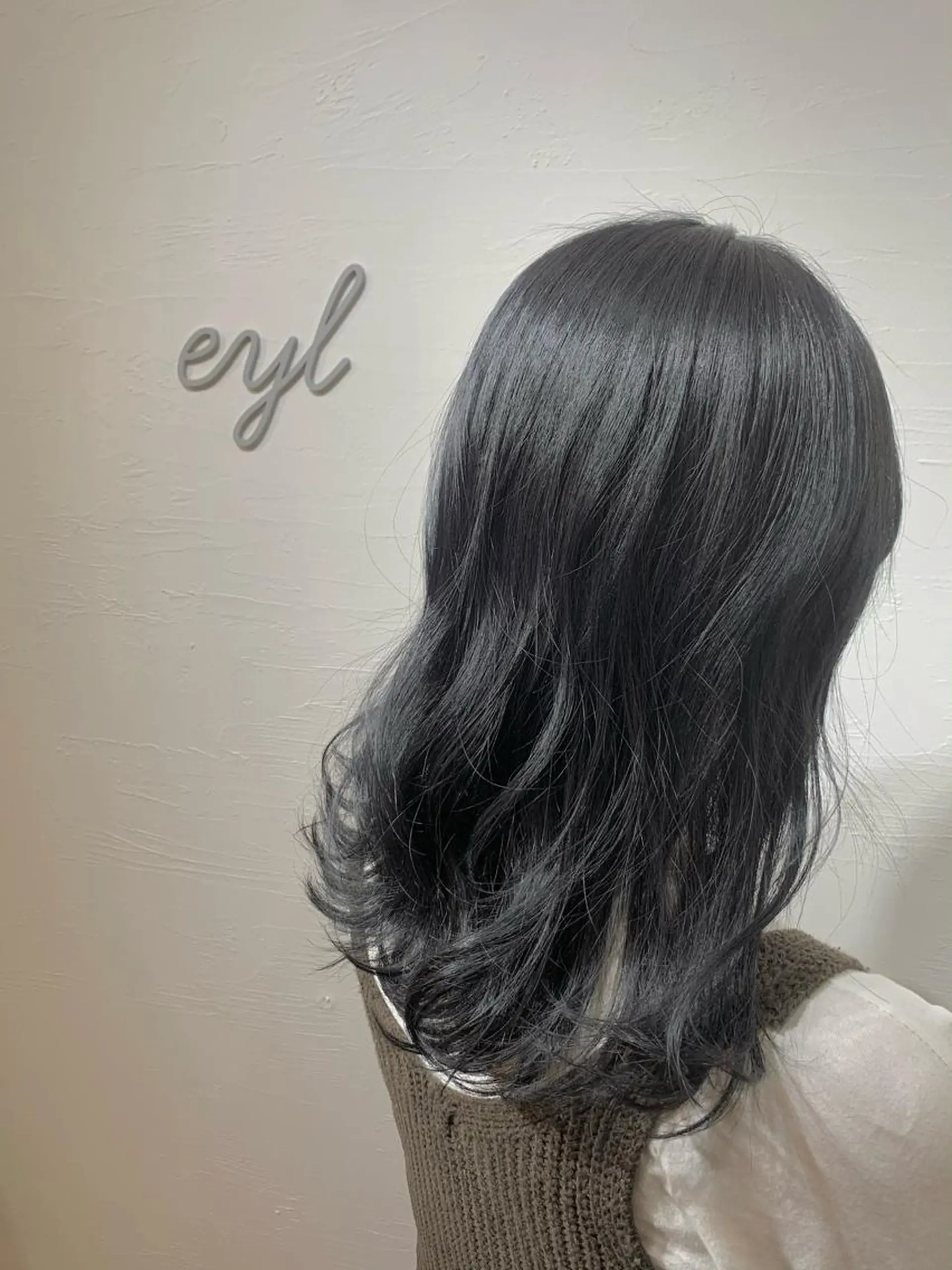 セミロング カラー 黒髪 透明感カラー グレージュ 💎赤み消しカラー 特化型デザイナー💎のヘアスタイル