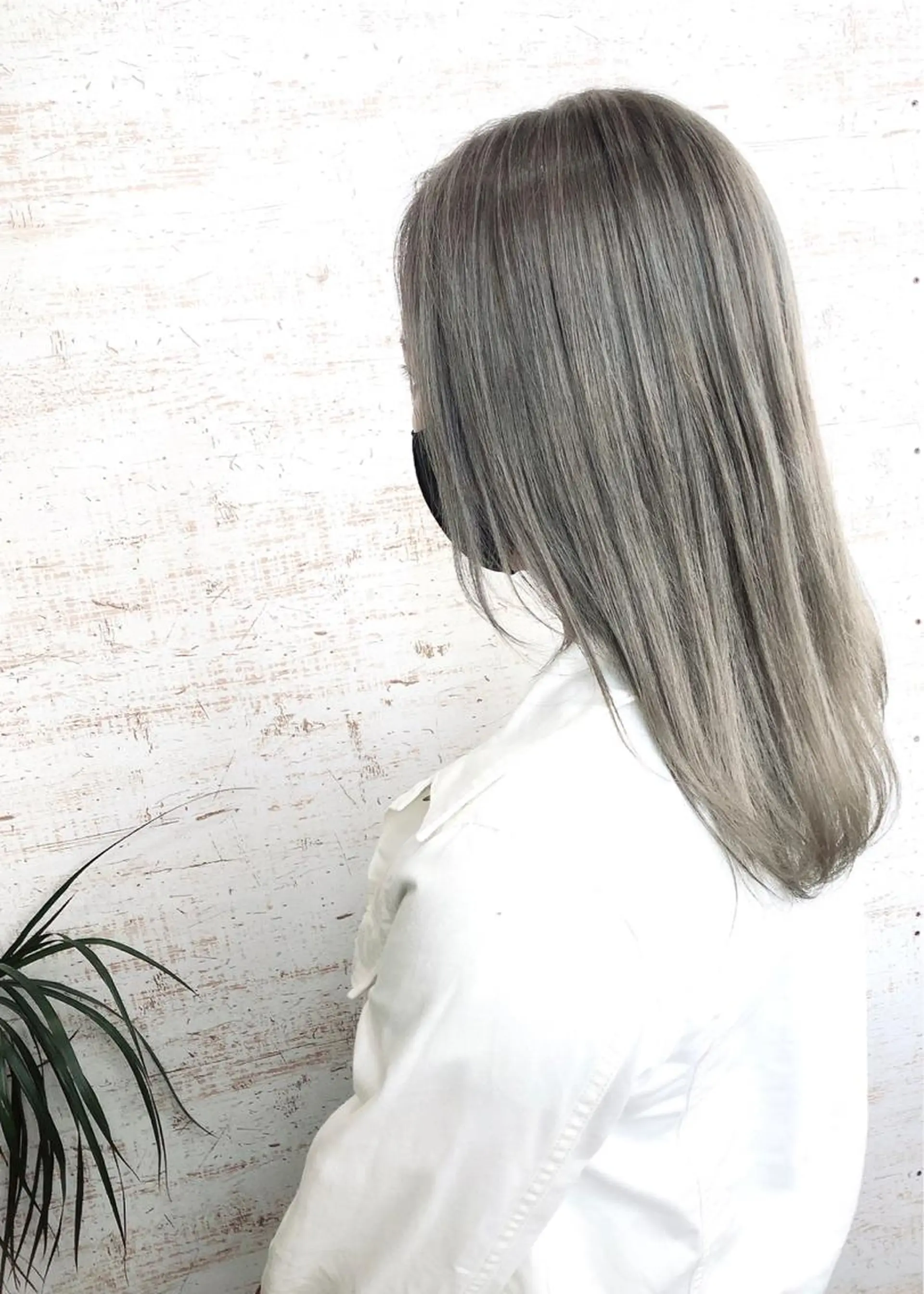 セミロング カラー アッシュ アッシュグレー アッシュグレージュ グレージュ ケアブリーチ /髪質 改善/古橋圭史郎のヘアスタイル