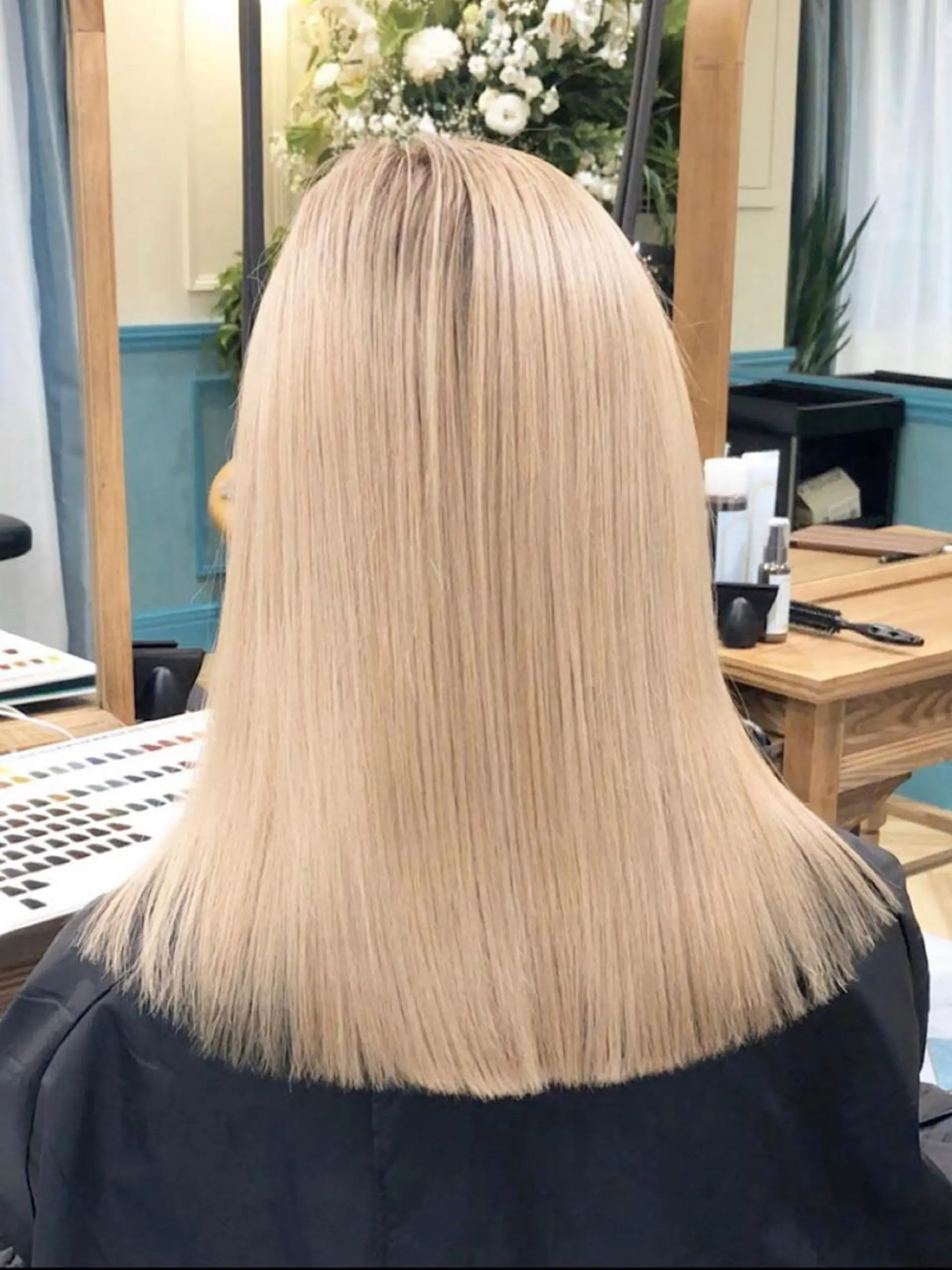 セミロング 韓国／ハッシュカット ／透明感カラー／金野のヘアスタイル