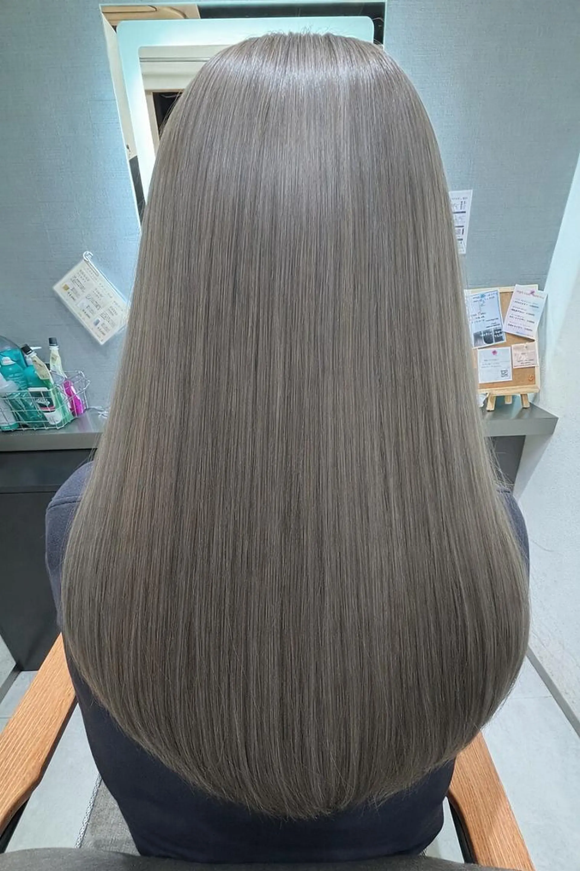 ロング カラー ショートボブ バレイヤージュ ブリーチ ダブルカラー グレージュ ヘアカラー N°sopo 札幌大通のヘアスタイル