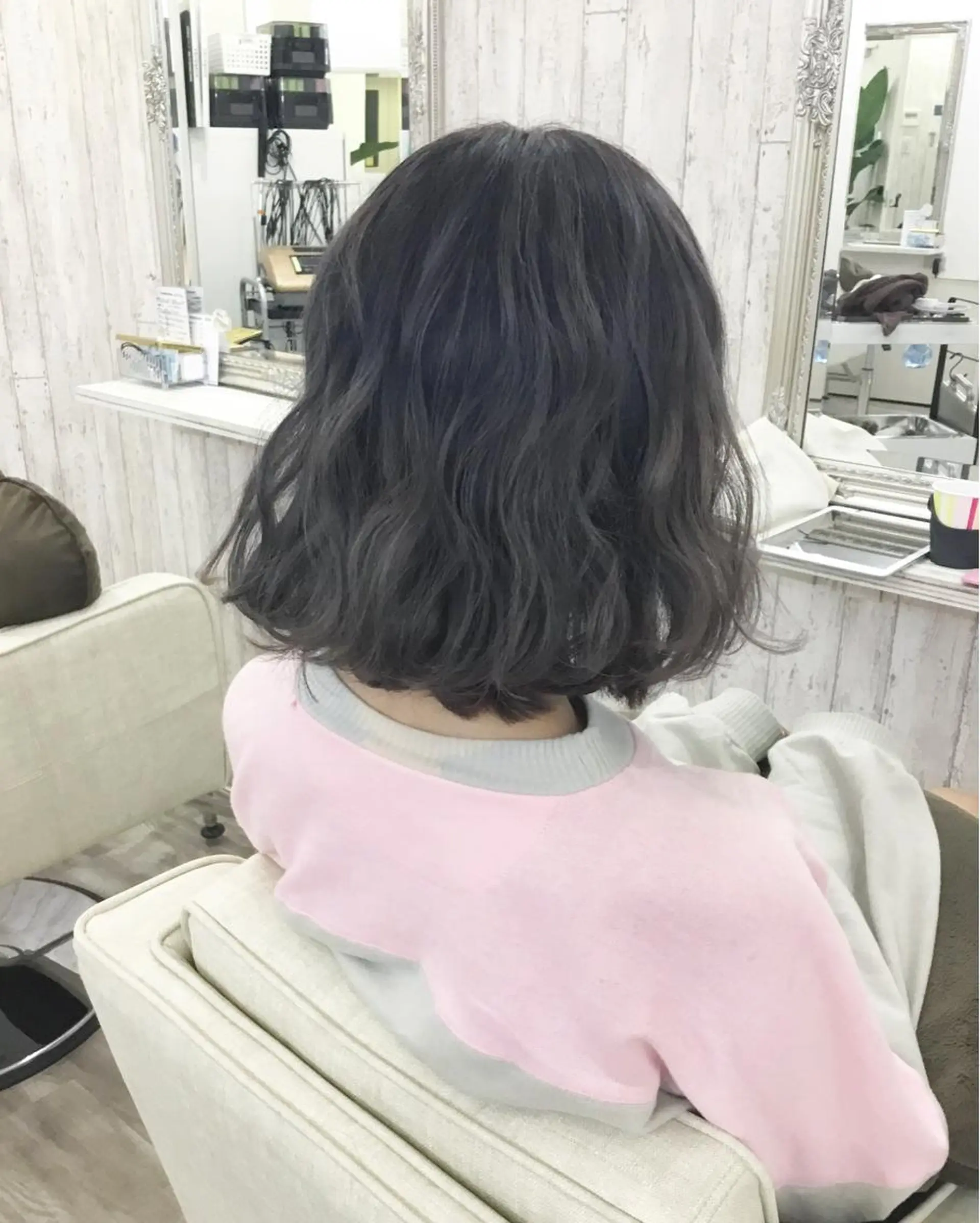 ショート カラー グレージュ ボブ kazufumi ..のヘアスタイル