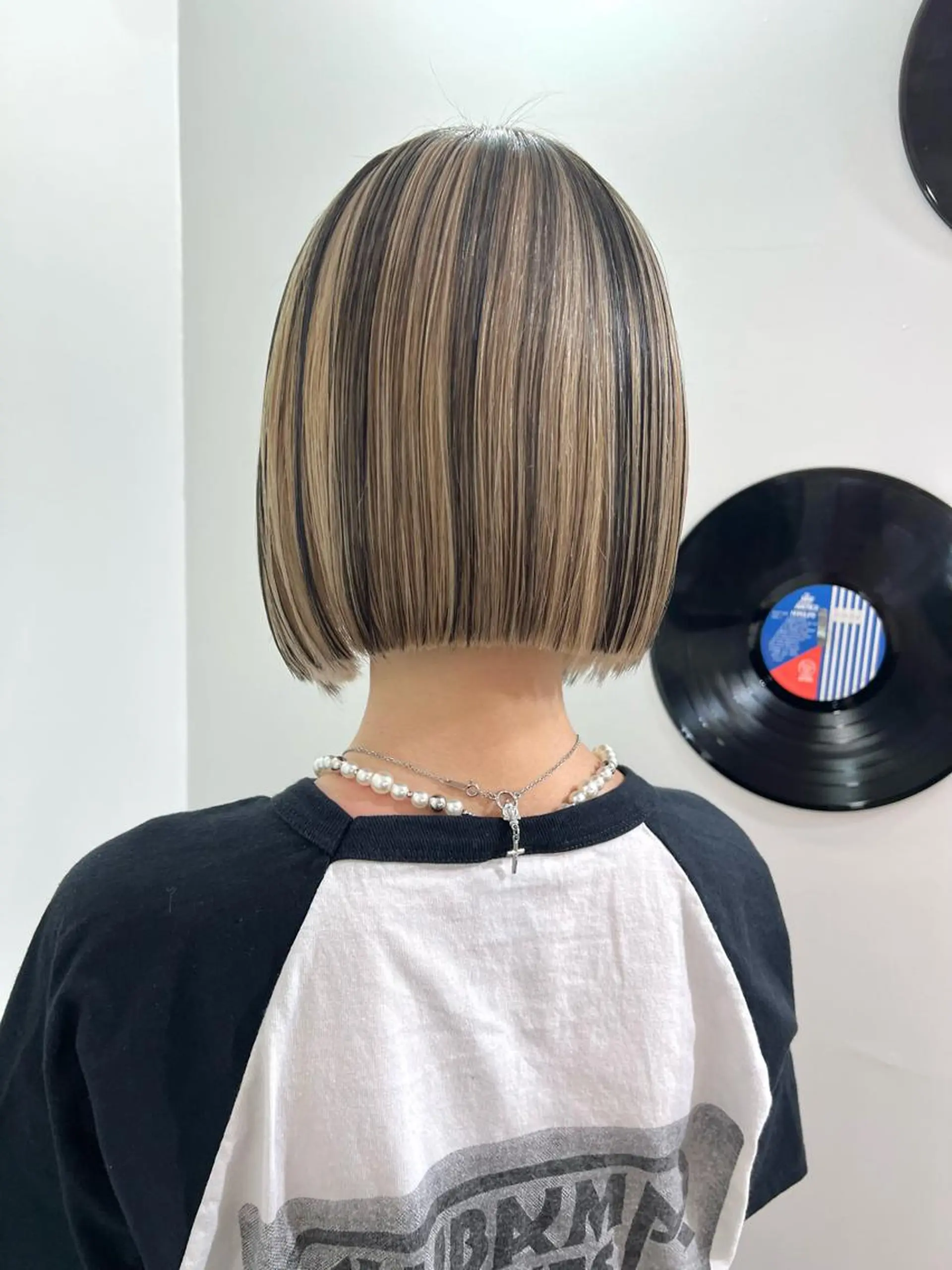 ショート カラー ヘアアレンジ 🧨ブリーチー×ボブ レイヤー💎じゅえるのヘアスタイル