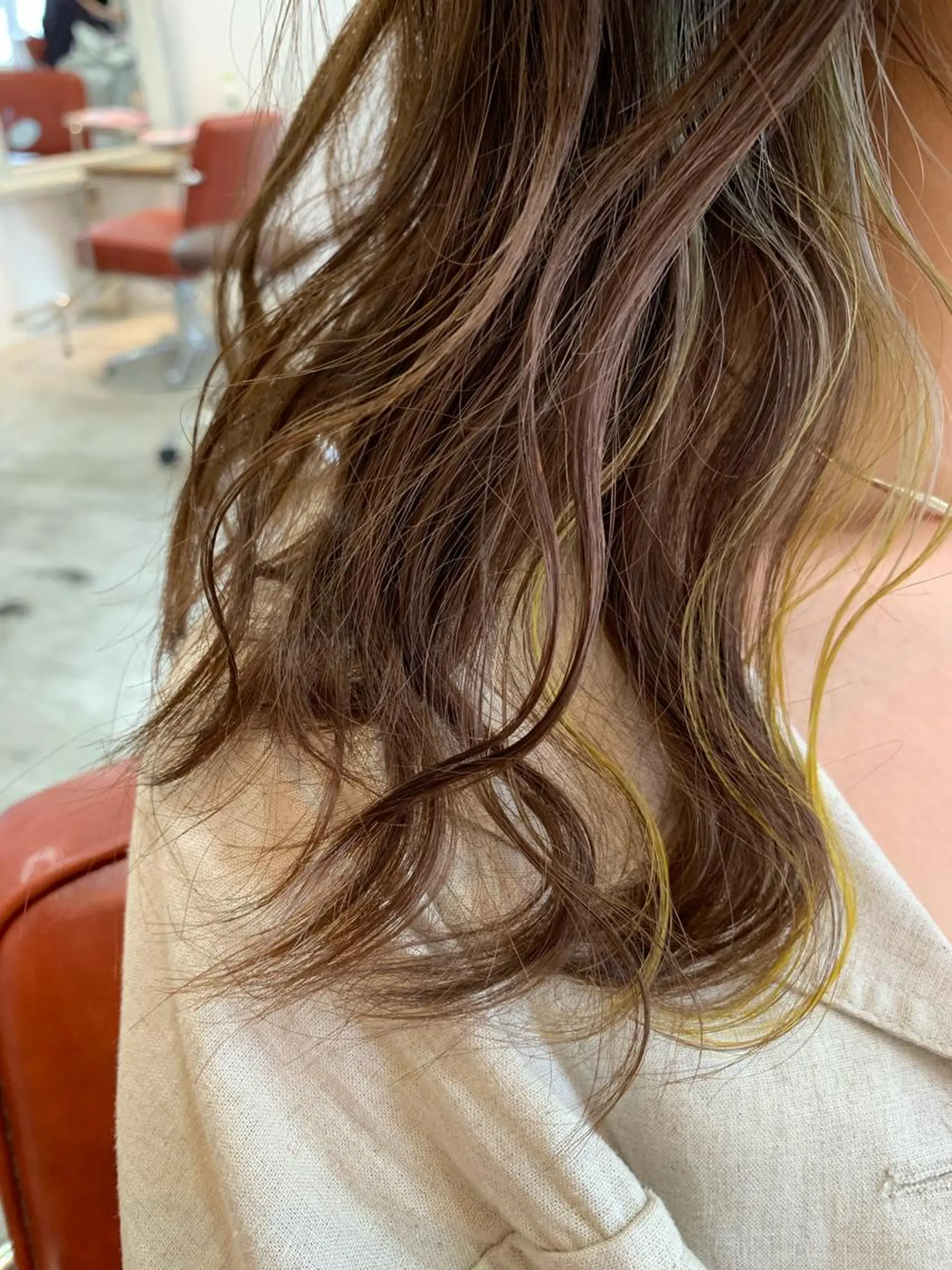 セミロング カラー fio マナミのヘアスタイル