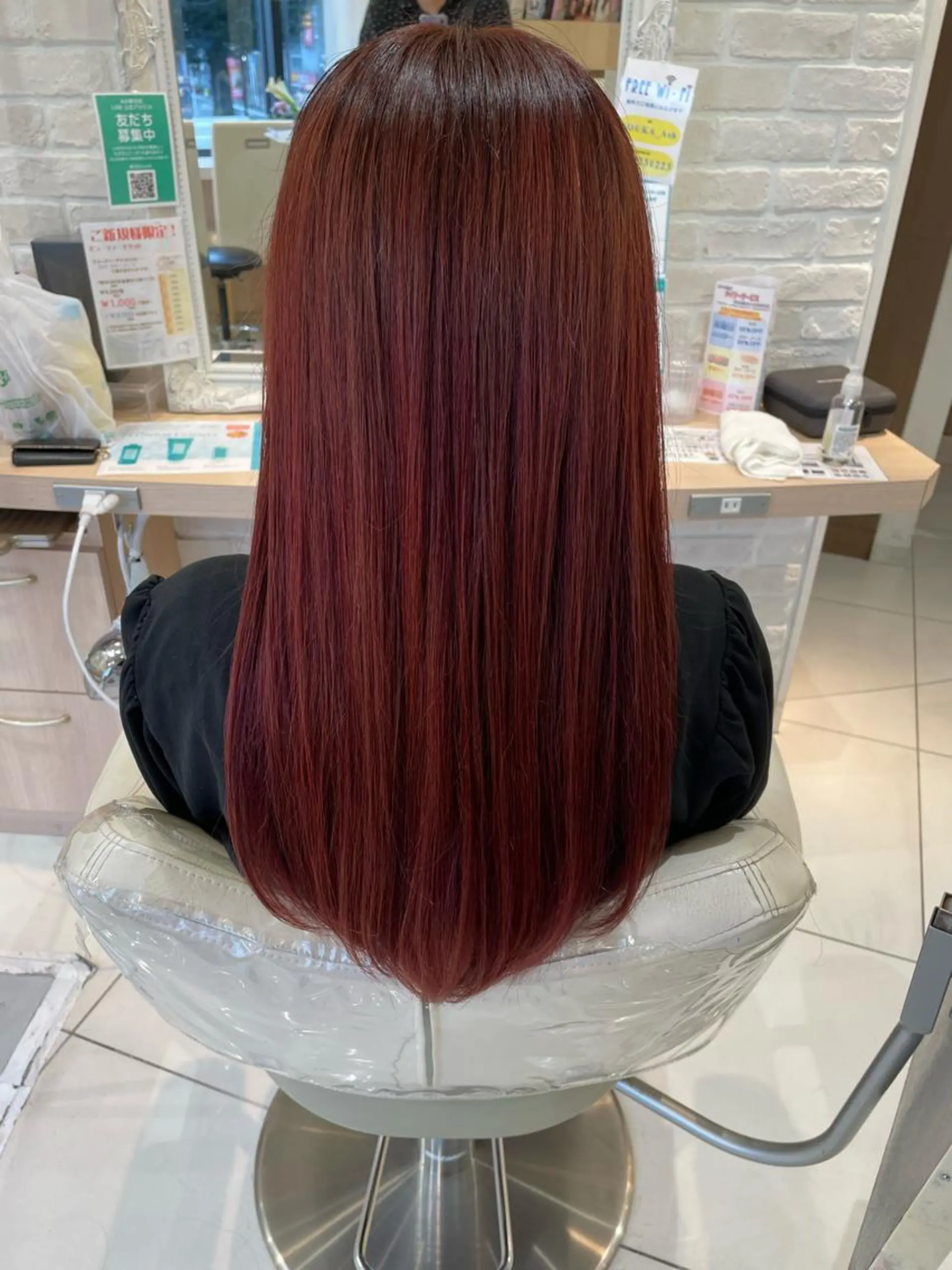 カラー ピンクカラー ヘアカラー トリートメント ショートボブモデル縮 毛艶髪津田パーマのヘアスタイル