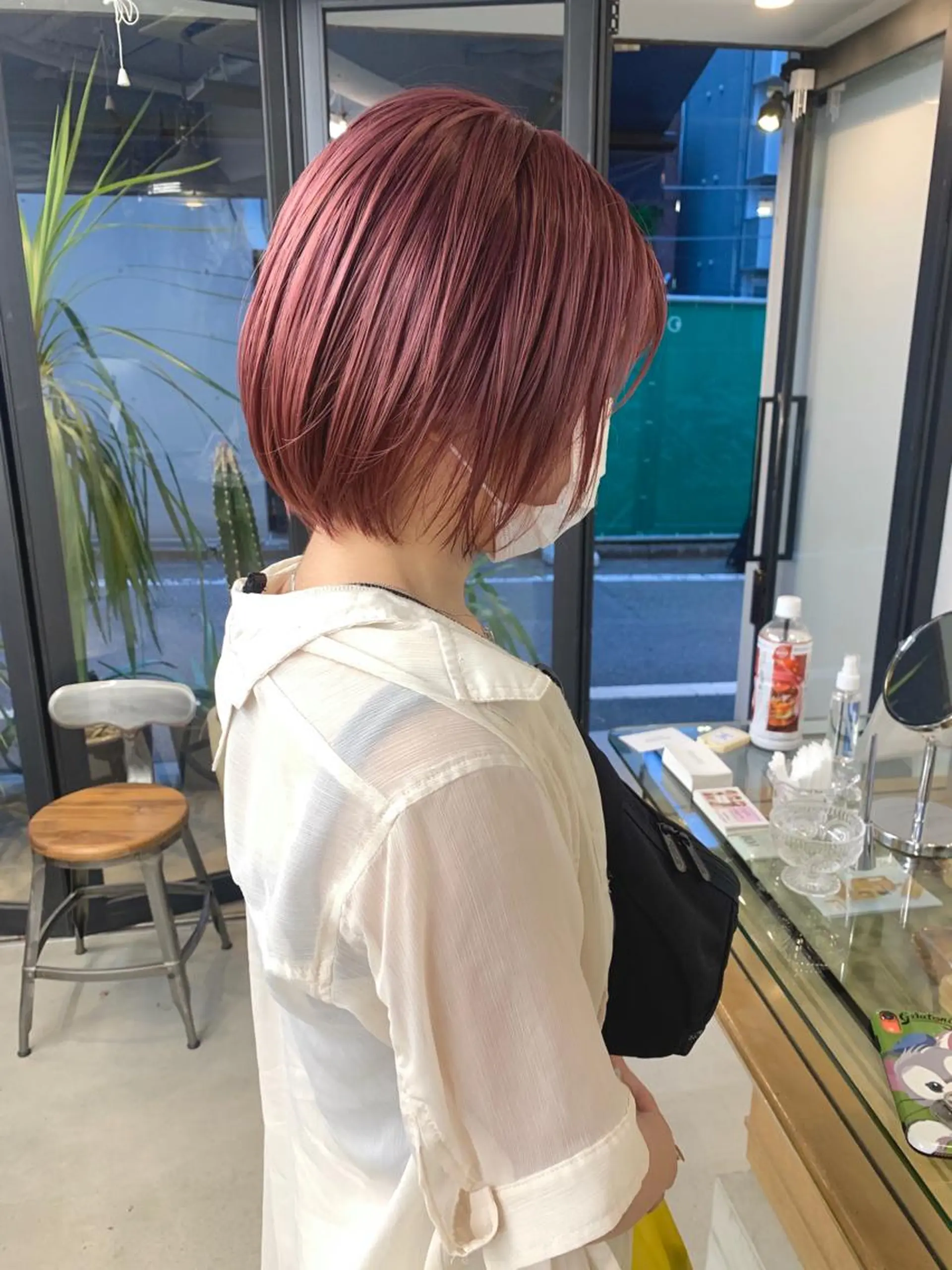 ショート カラー カット 縮毛矯正 トリートメント leben serikaのヘアスタイル