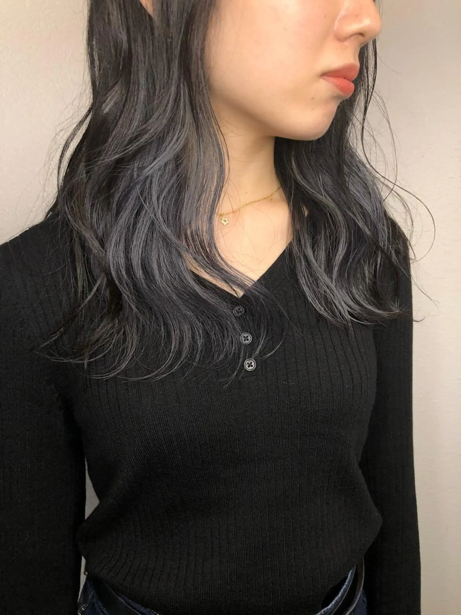 ロング カラー ブリーチ ネイビーカラー あさだ しゅうたろうのヘアスタイル