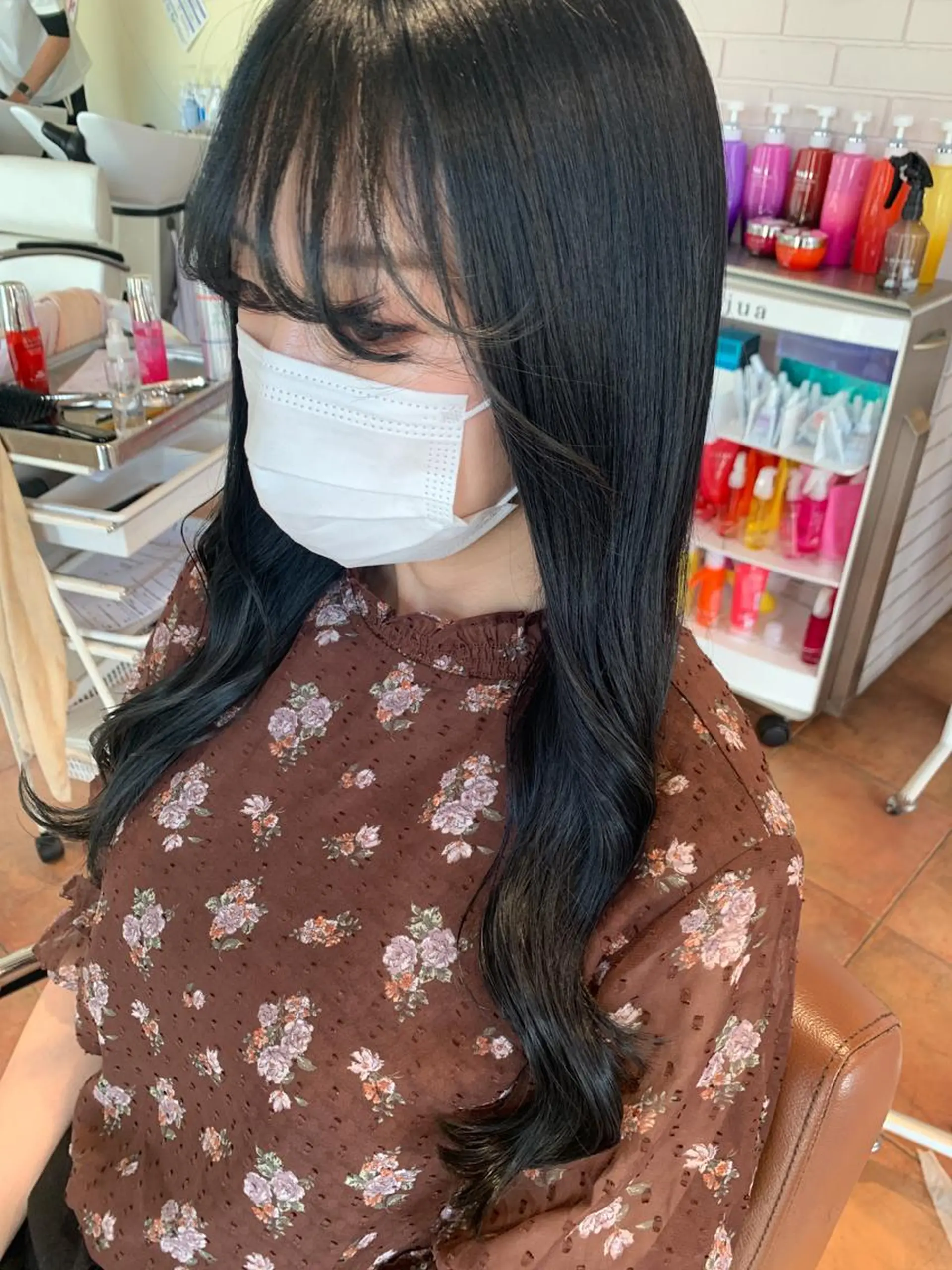 ロング カラー 黒髪 ブルーカラー ブルーブラック 杉村 未来のヘアスタイル