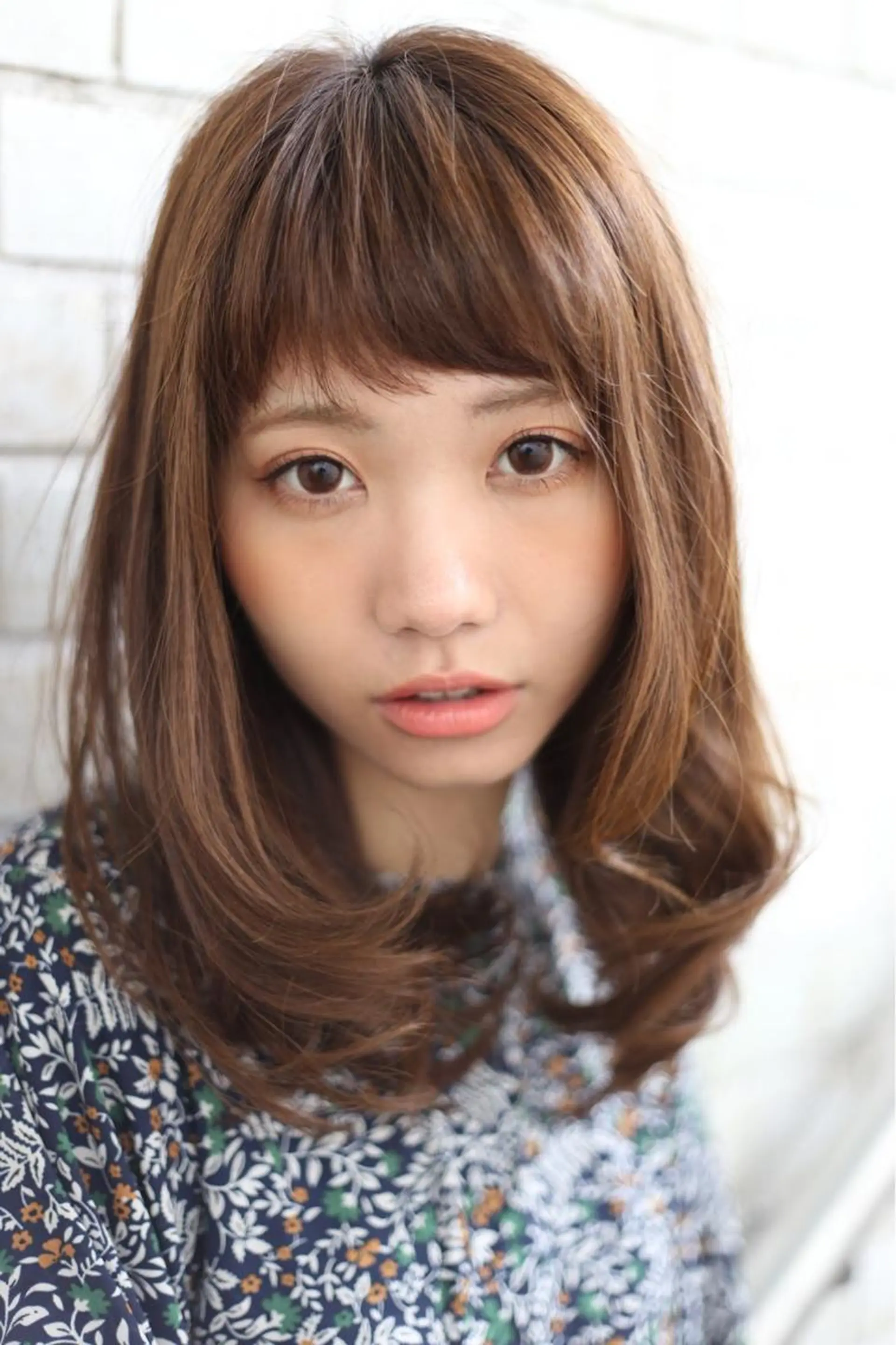 セミロング カラー 三代 ゆりあのヘアスタイル