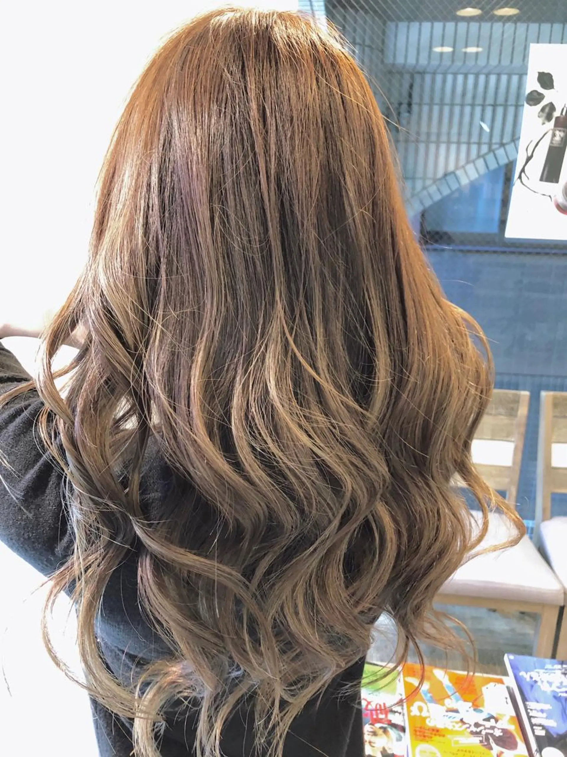 セミロング カラー ハイライトカラー イルミナカラー ハイライト 桜木町/西山竜一 /大人可愛い×美髪のヘアスタイル