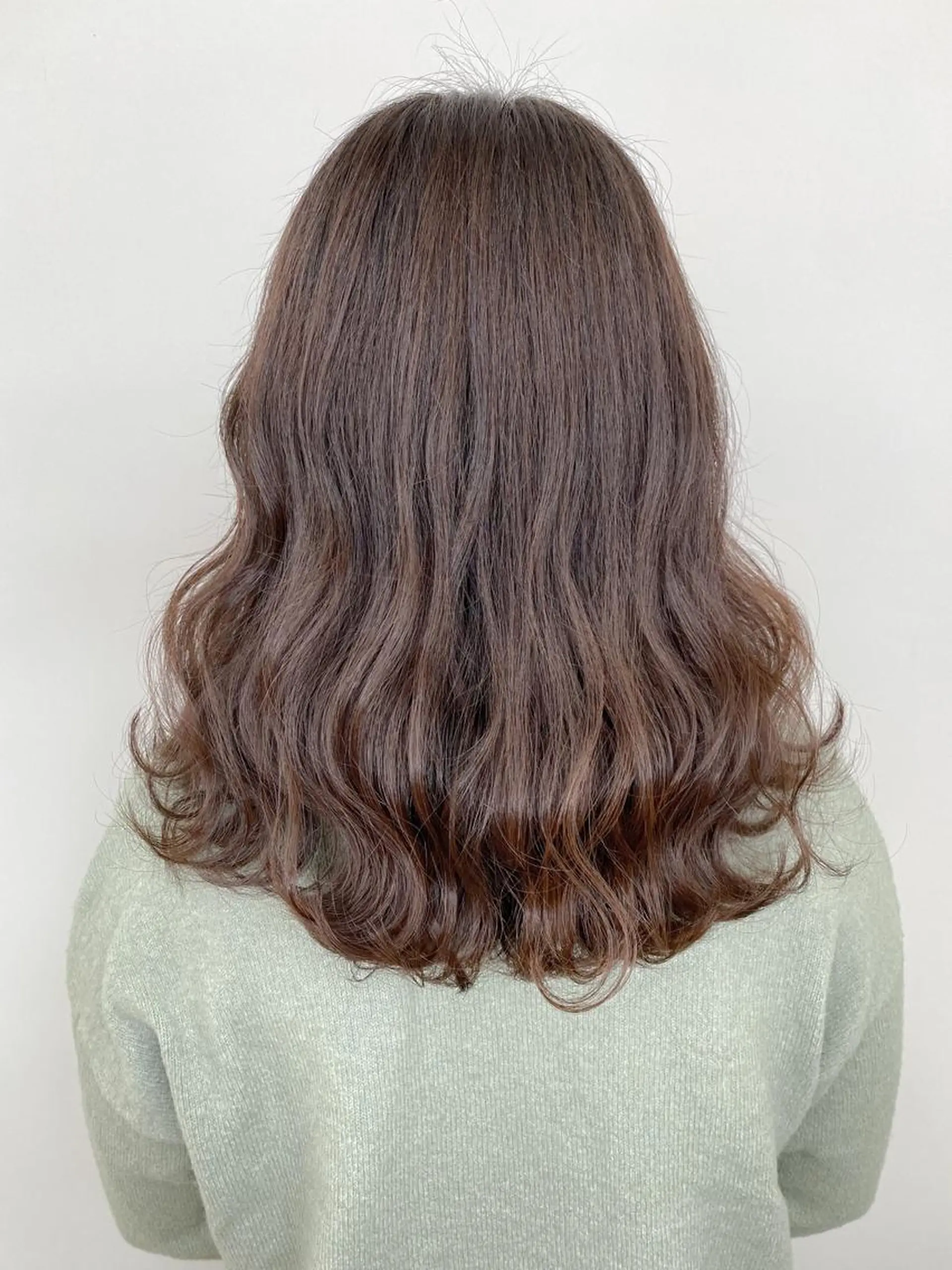 セミロング カラー グレージュ ミルクティーグレージュ 【透明感、艶髪】西村 有司のヘアスタイル