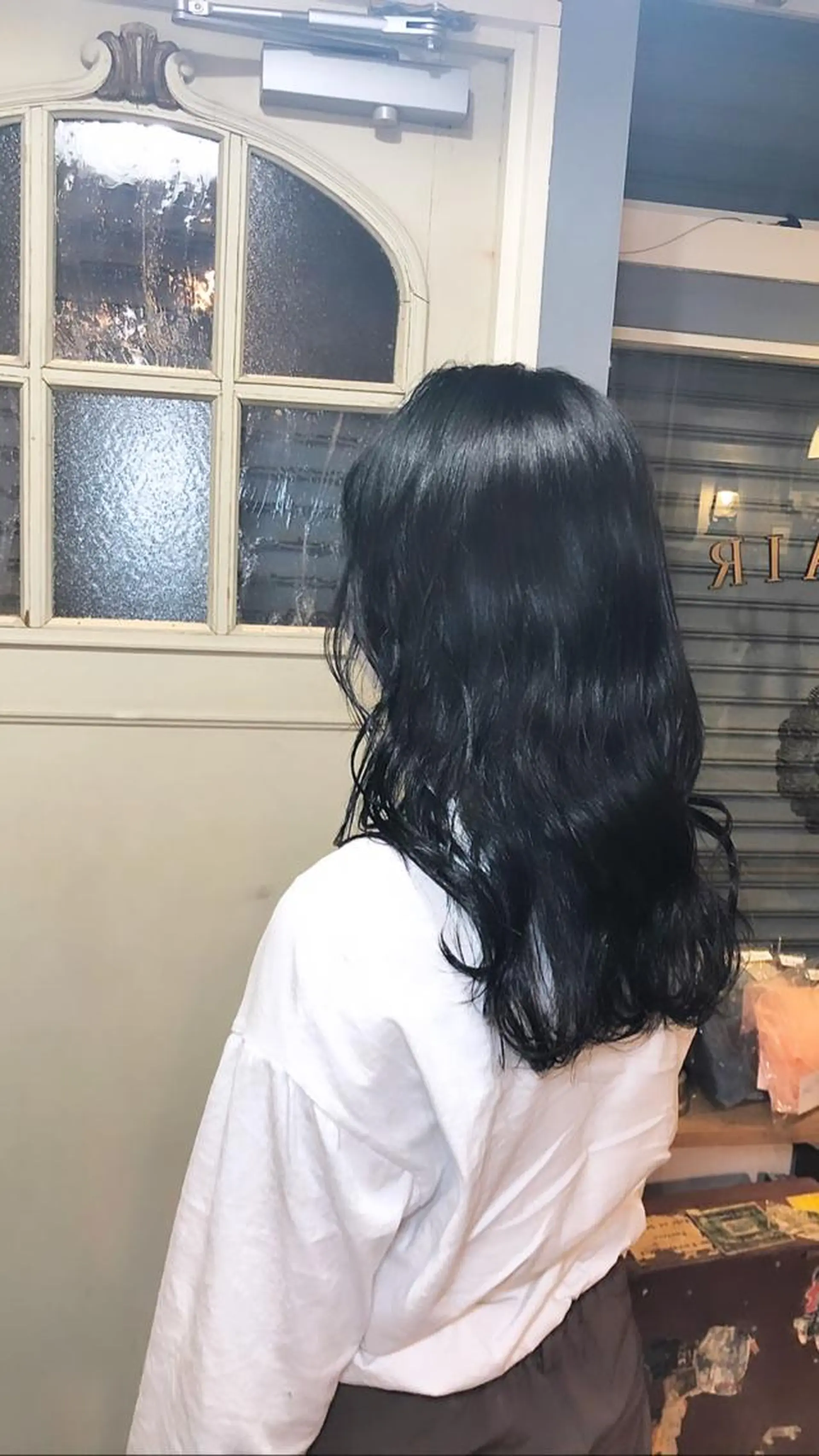 セミロング AYANO ／レイヤー／オリーブのヘアスタイル