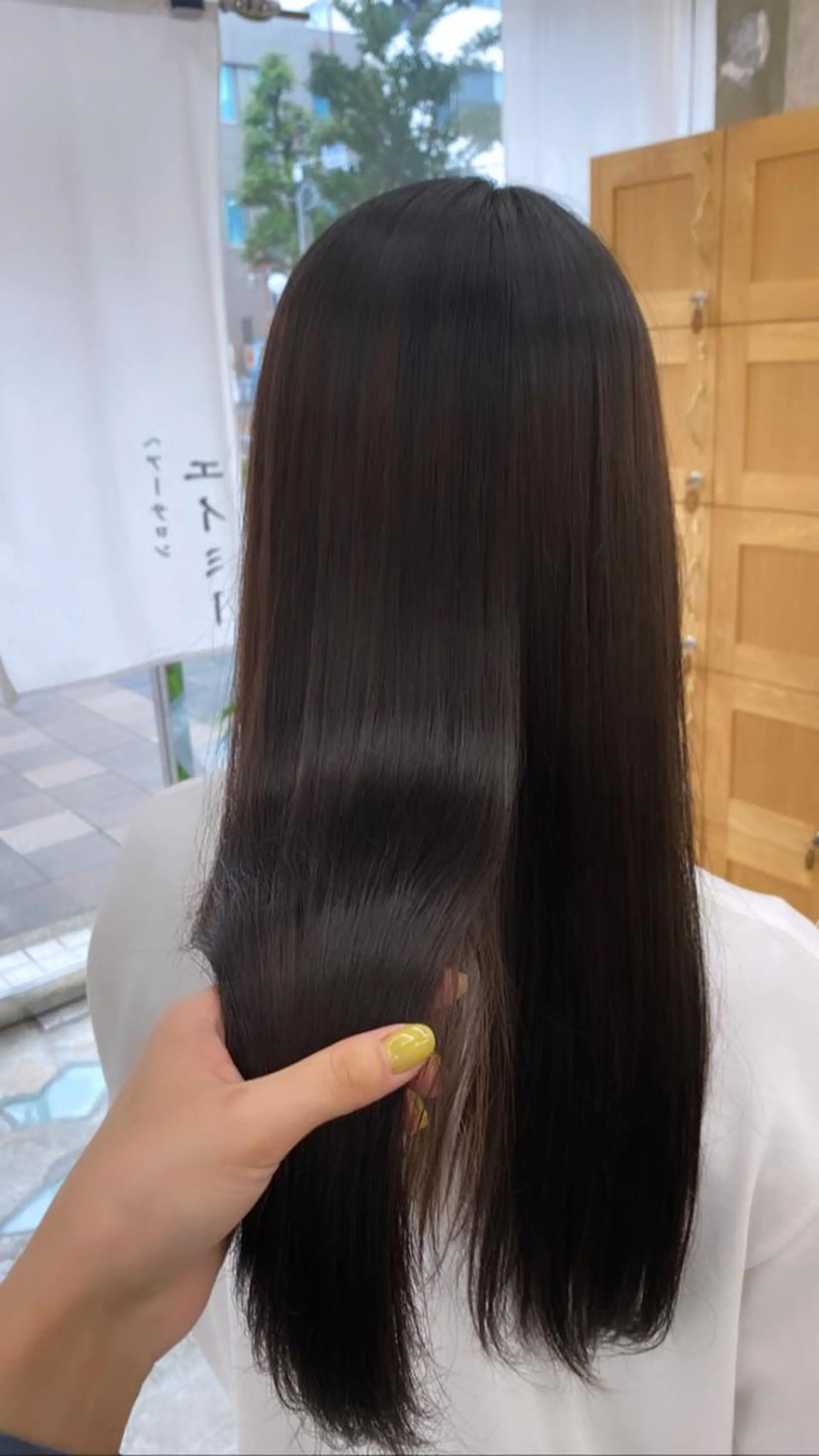 ロング KVELL ユナのヘアスタイル