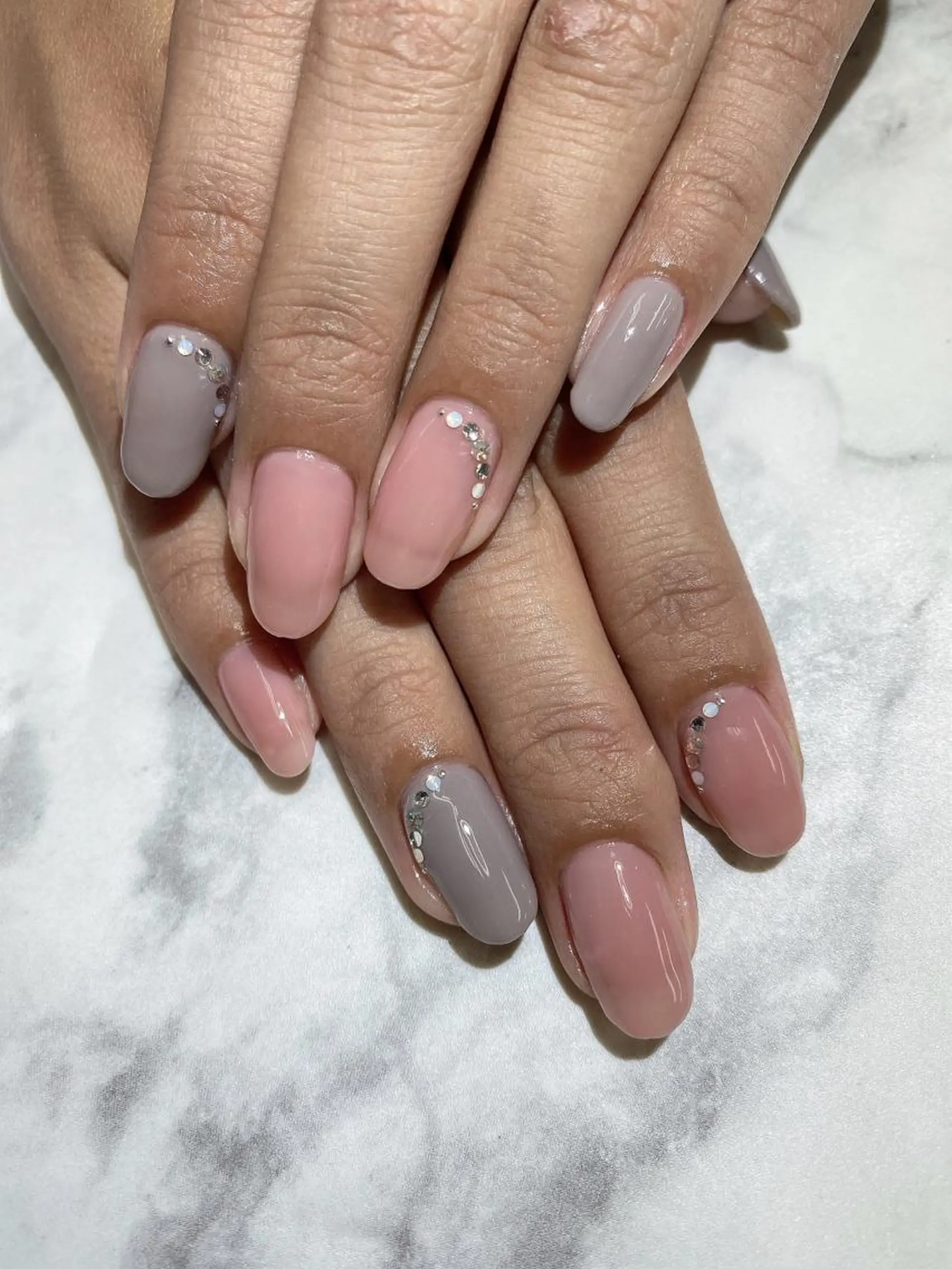 ネイル ピンク ハンドネイル フットネイル ハンドケア ✴︎:.｡. MAKI.｡.:✴︎のネイルデザイン