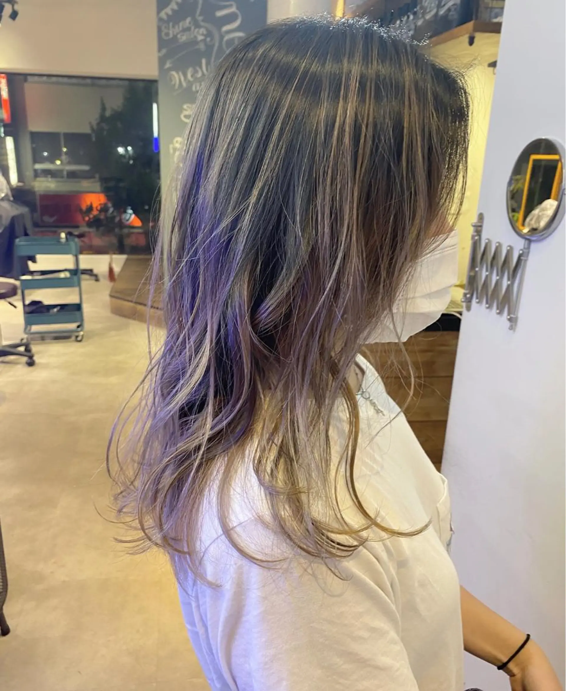 ミディアム カラー バレイヤージュ レイヤーカット scene. haraのヘアスタイル