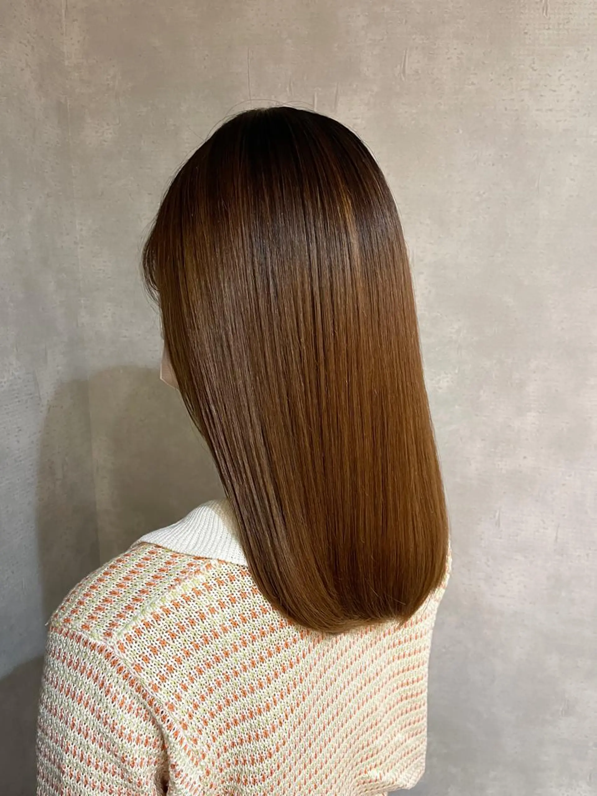 セミロング 髪質改善 栗本 博史のヘアスタイル