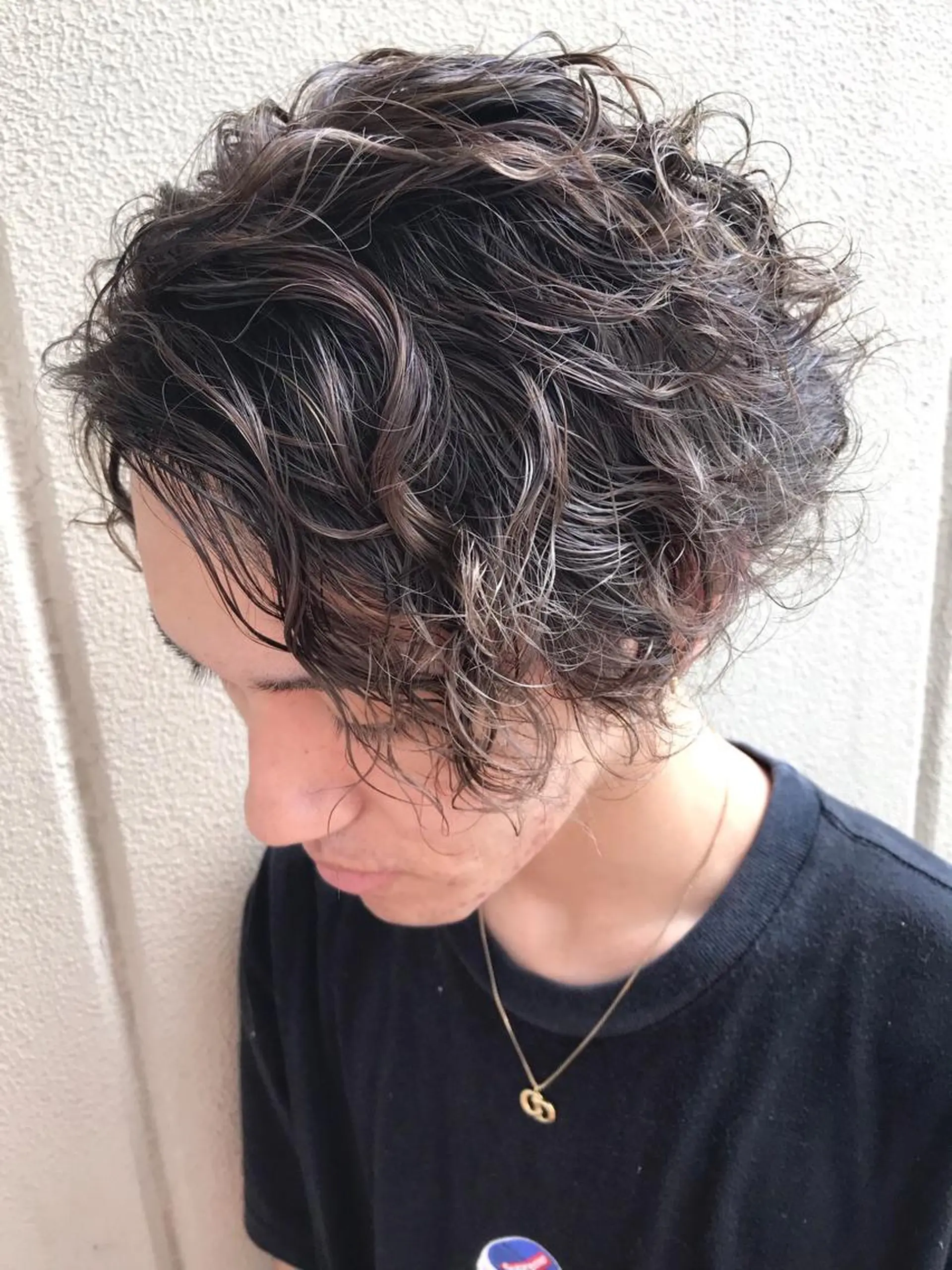 ショート パーマ メンズ メンズハイライト メンズパーマ ハイライト カラーリスト菅野 竜矢🌈のヘアスタイル