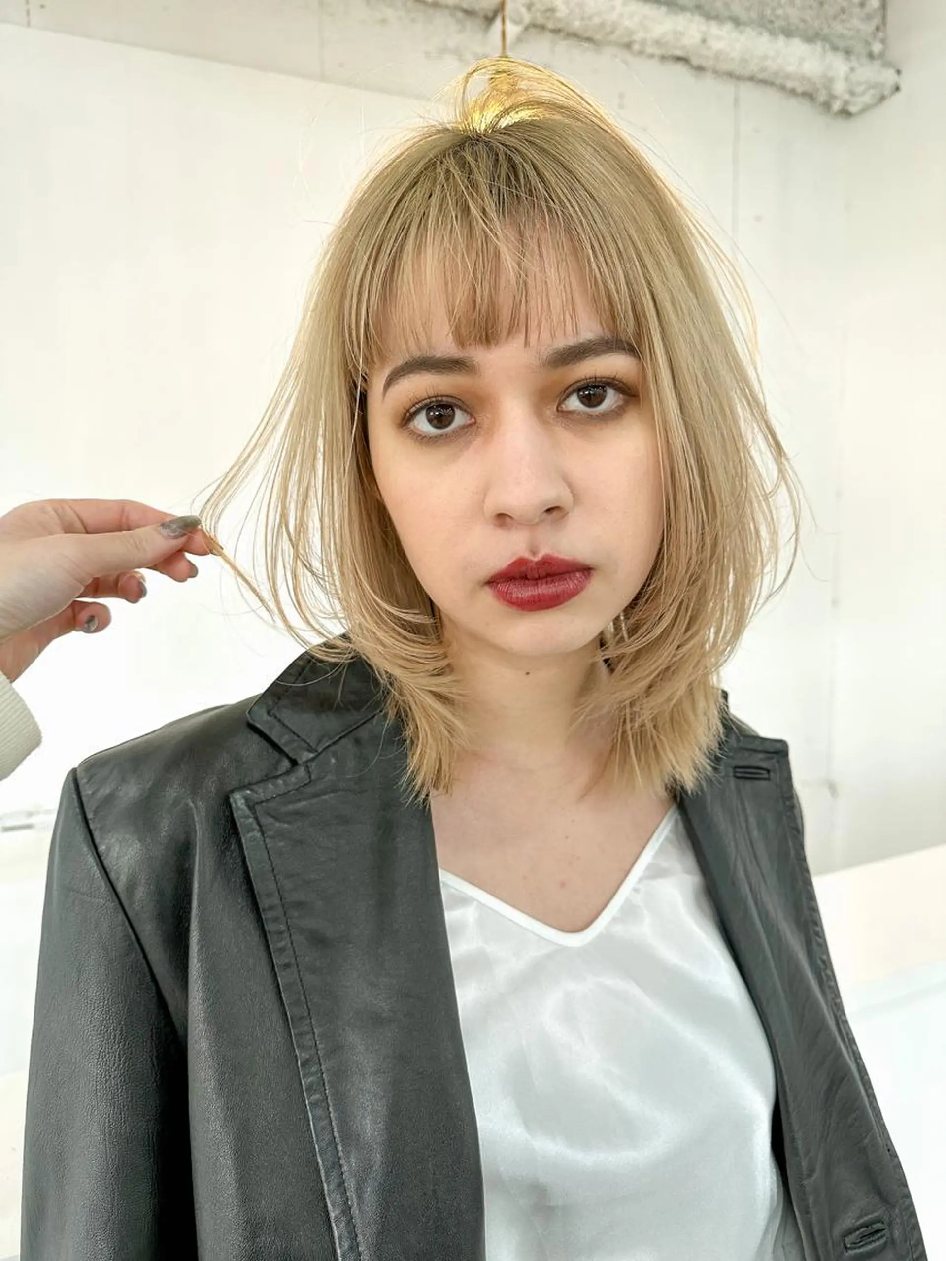 セミロング カラー 韓国レイヤーカット/ ダブルカラーのヘアスタイル