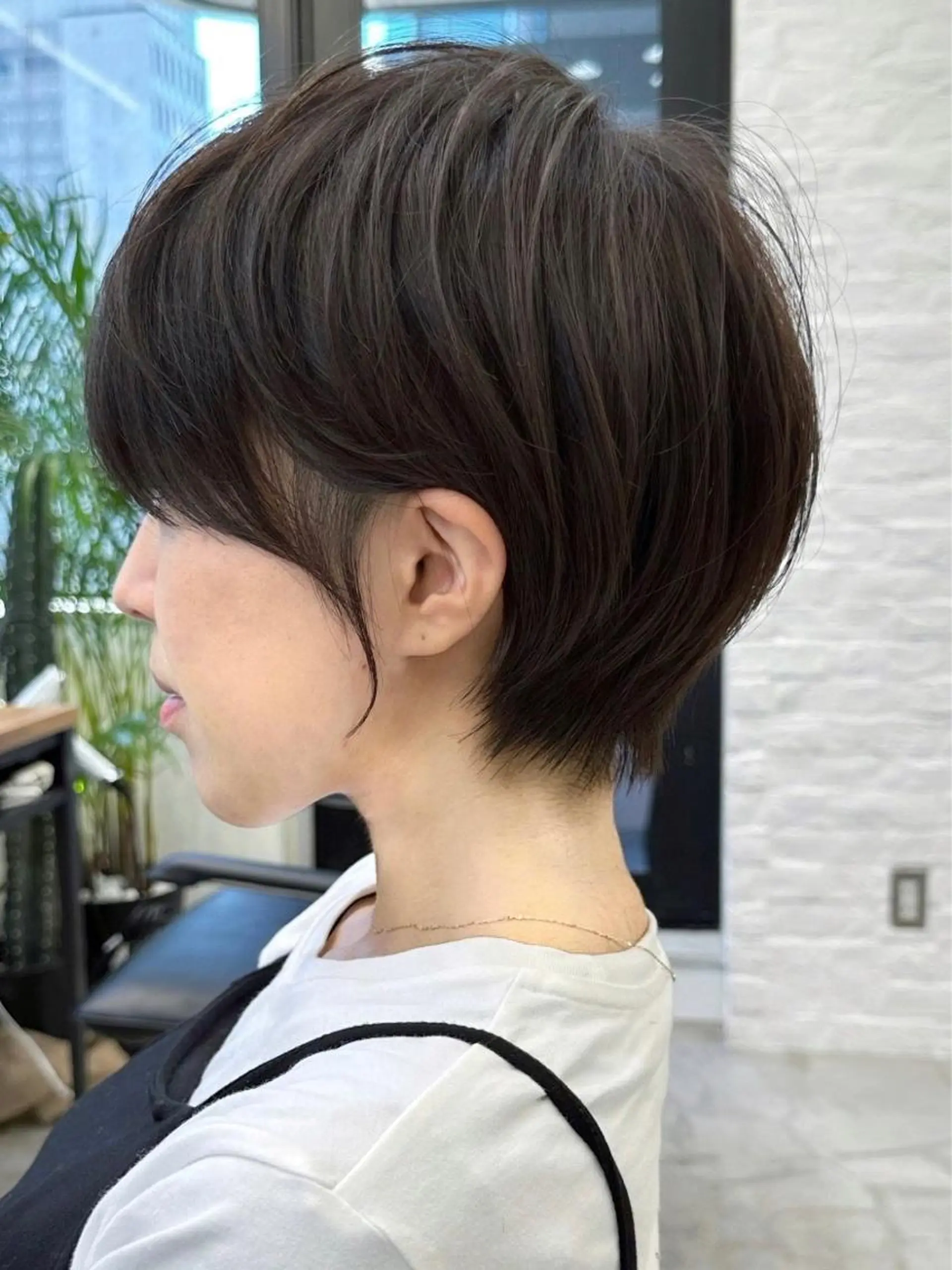 ショート ショートヘア くすみカラー、大場猛のヘアスタイル