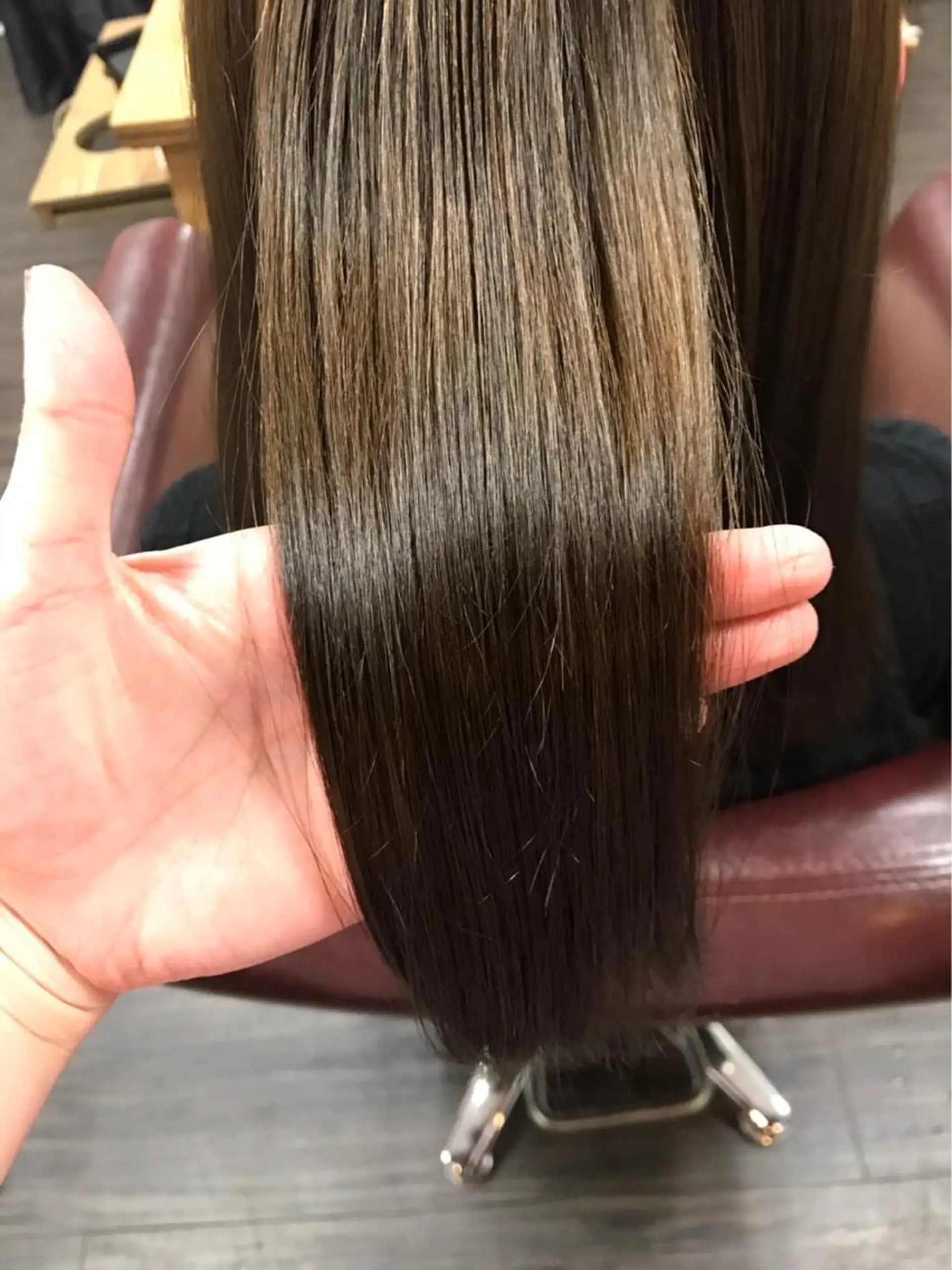 ミディアム 野澤 朱里のヘアスタイル