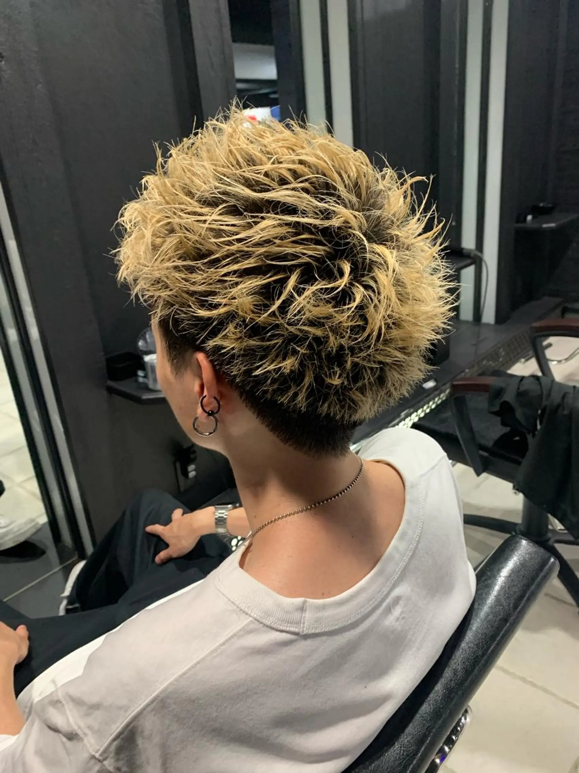 ショート メンズ センターパート メンズハイライト メンズ韓国風 マッシュ メンズパーマ メンズパーマ/難波/ 心斎橋　室園亮佑のヘアスタイル