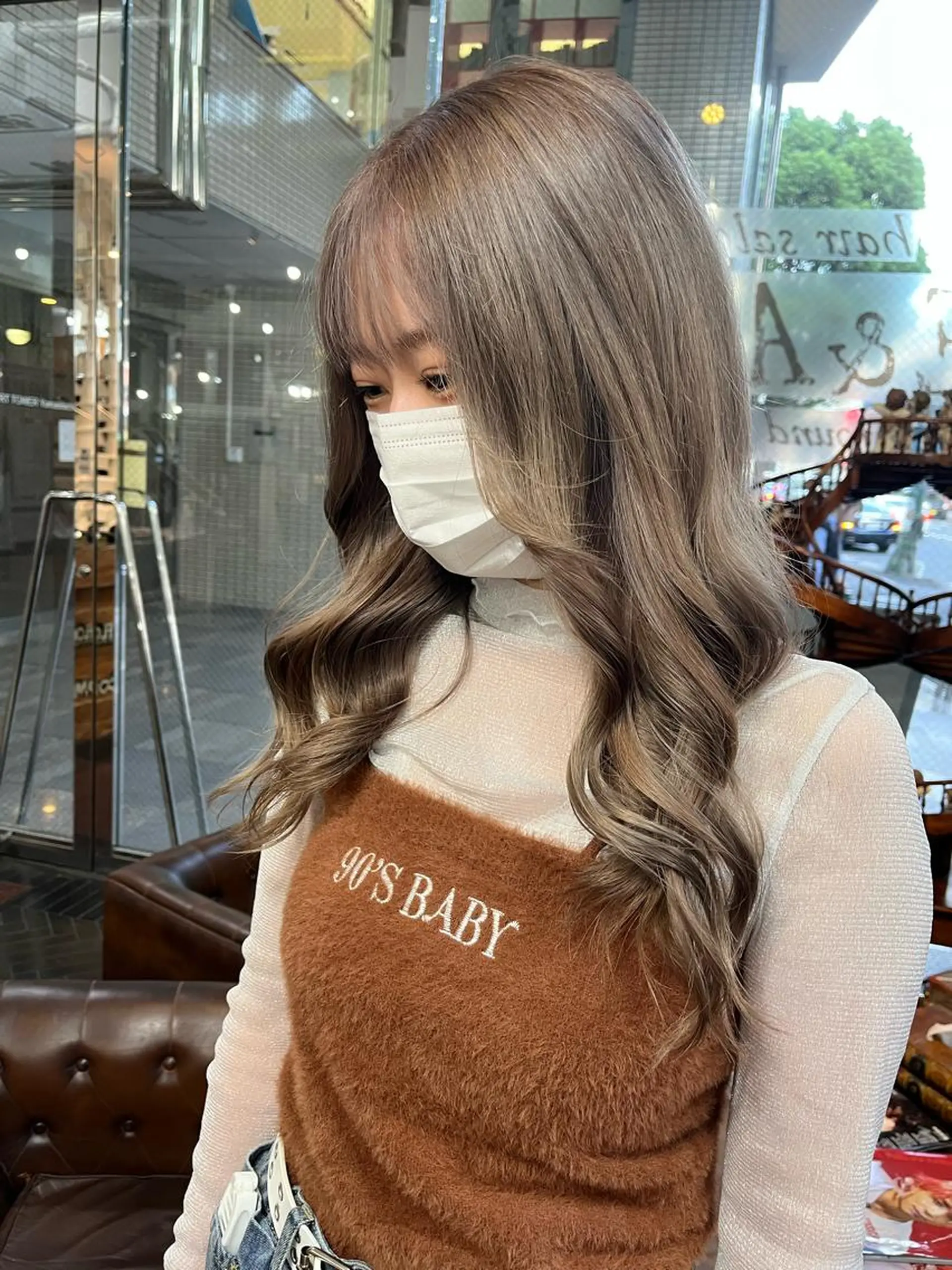 ロング カラー カット ヘアカラー トリートメント モモカ/ハイトーン /バレイヤージュのヘアスタイル