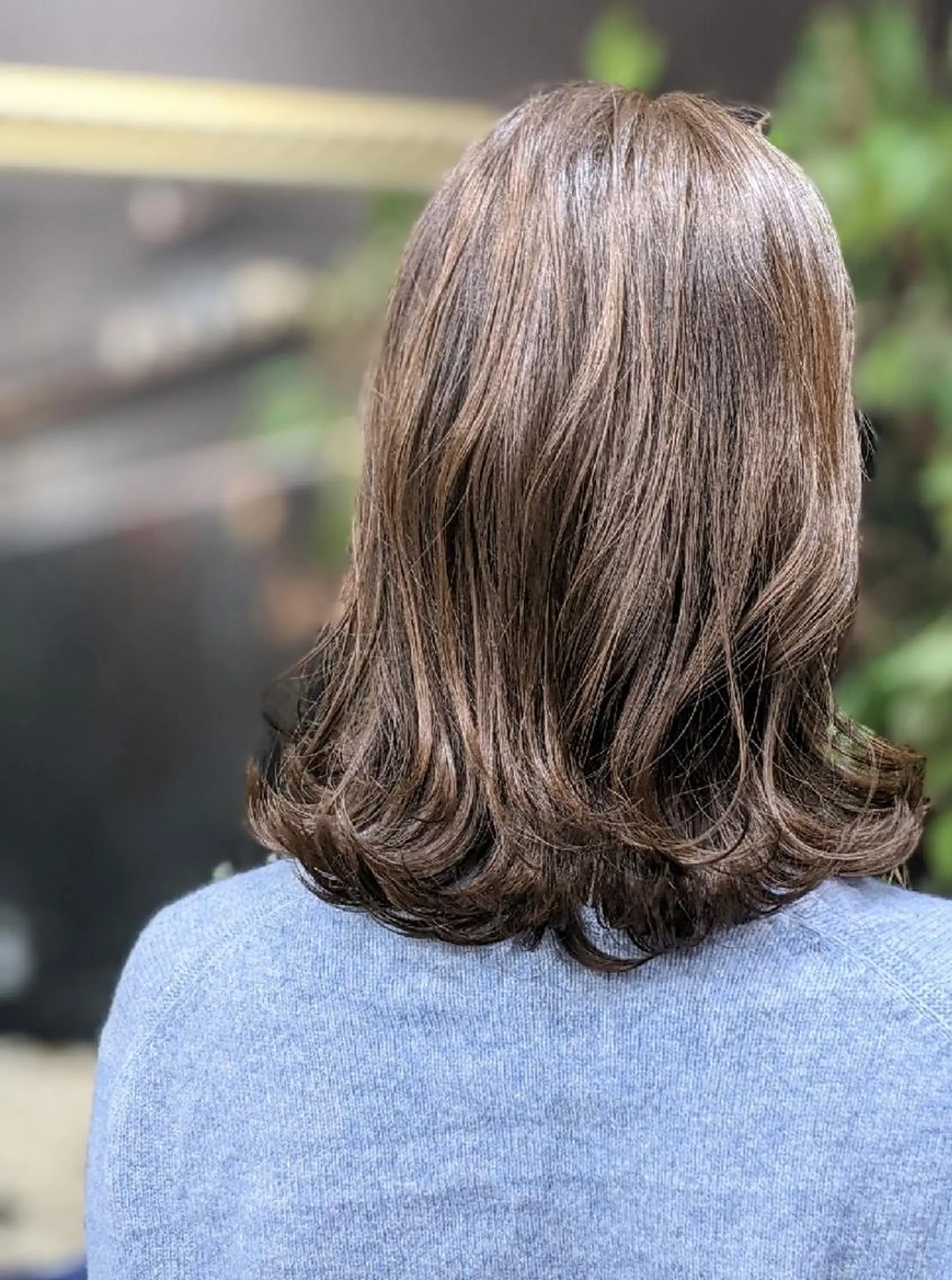 ミディアム カラー グレージュ レイヤーカット ローレイヤー カット ヘアカラー HIKARI＠ Ruheplatzのヘアスタイル